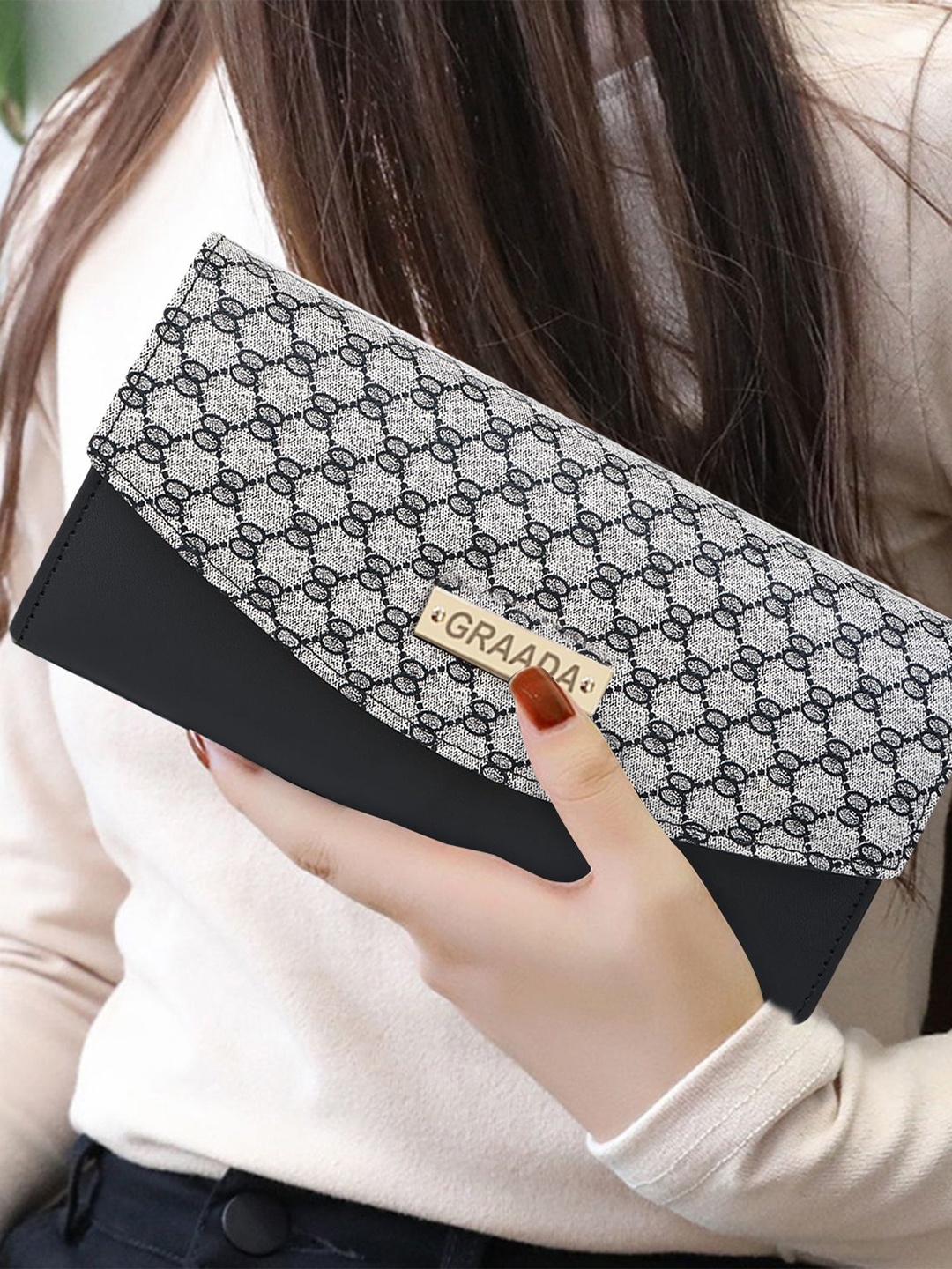 

GRAADA Self-Design Three Fold Wallet, Black