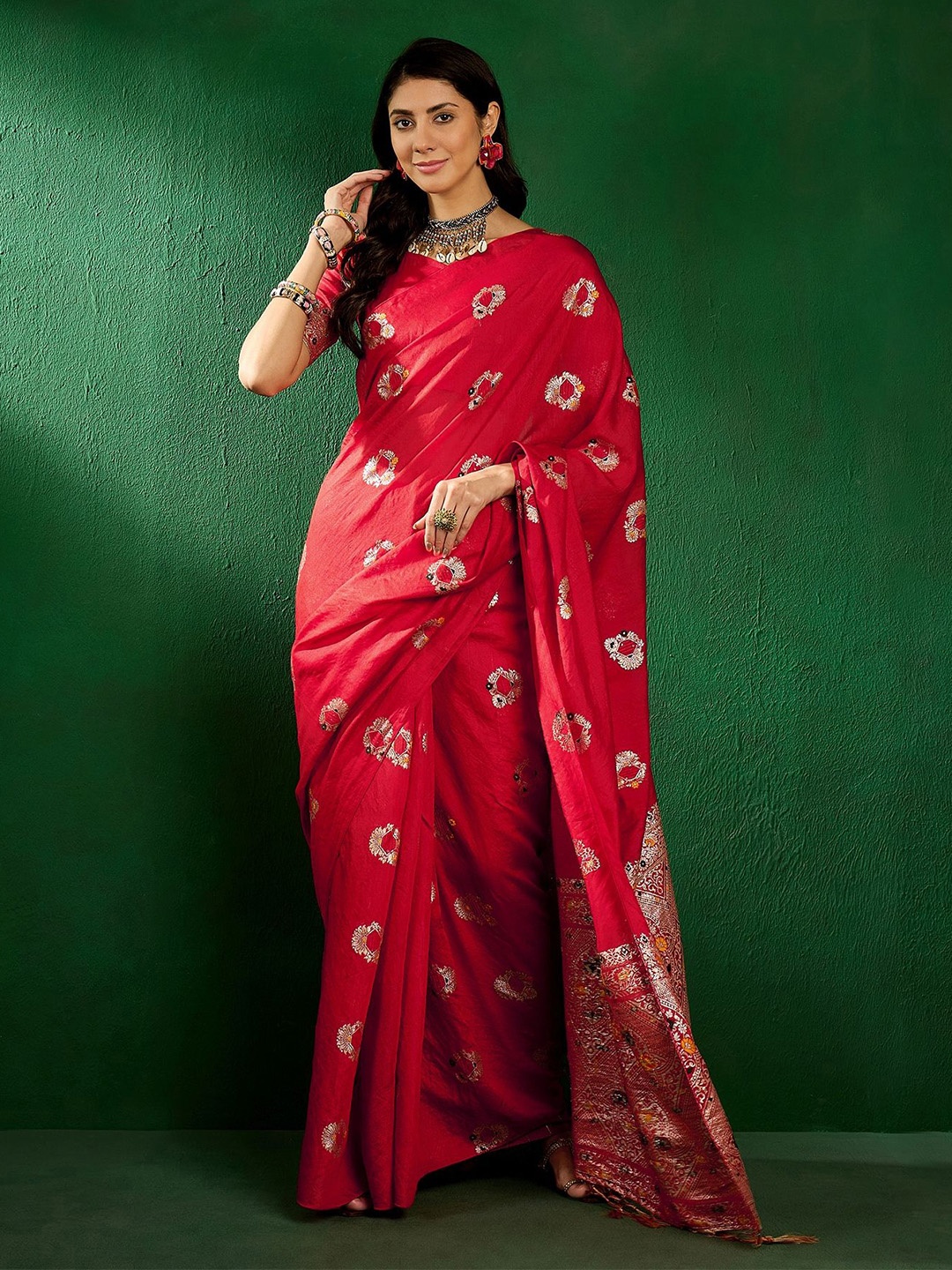 

KIMISHA Woven Design Zari Banarasi Saree, Magenta