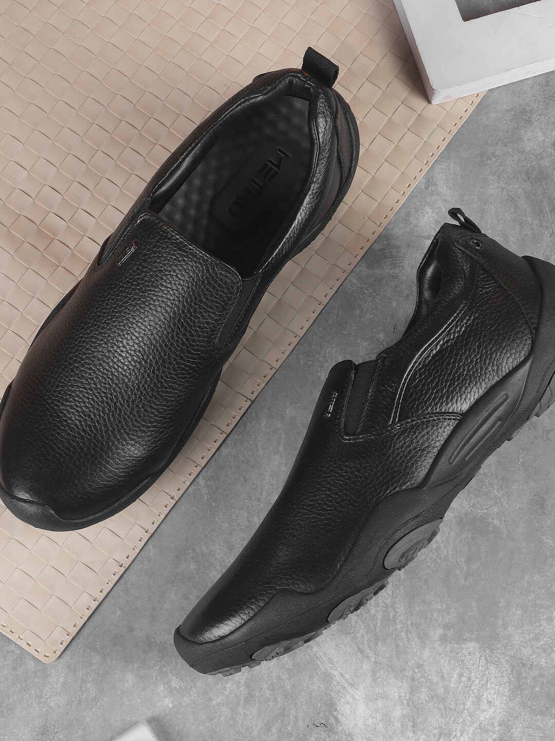 

Metro Men Textured Leather Slip-On Sneakers, Black