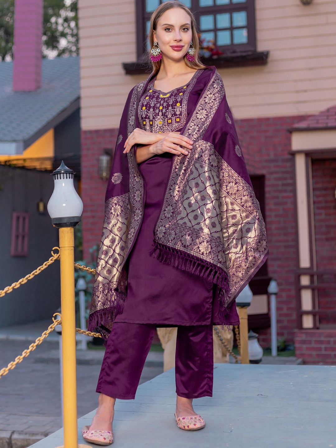 

LeeliPeeri Designer Women Regular Kurti with Trousers & With Dupatta, Purple