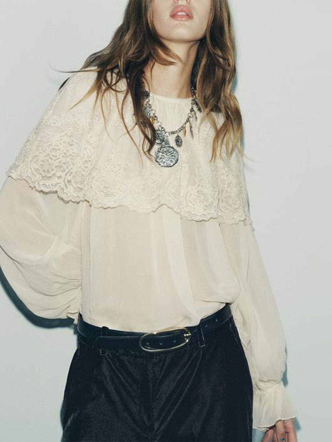 

LULU & SKY Top, Beige