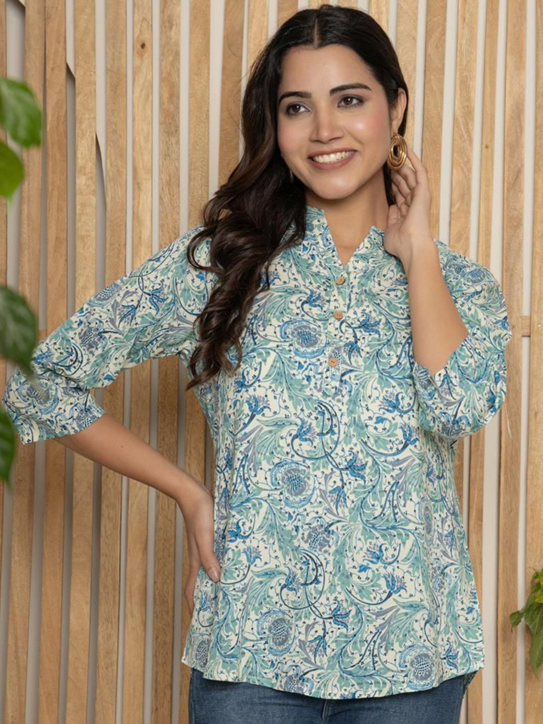 

Samhitas Women Printed Flared Sleeves Sequinned Floral Kurta, Blue