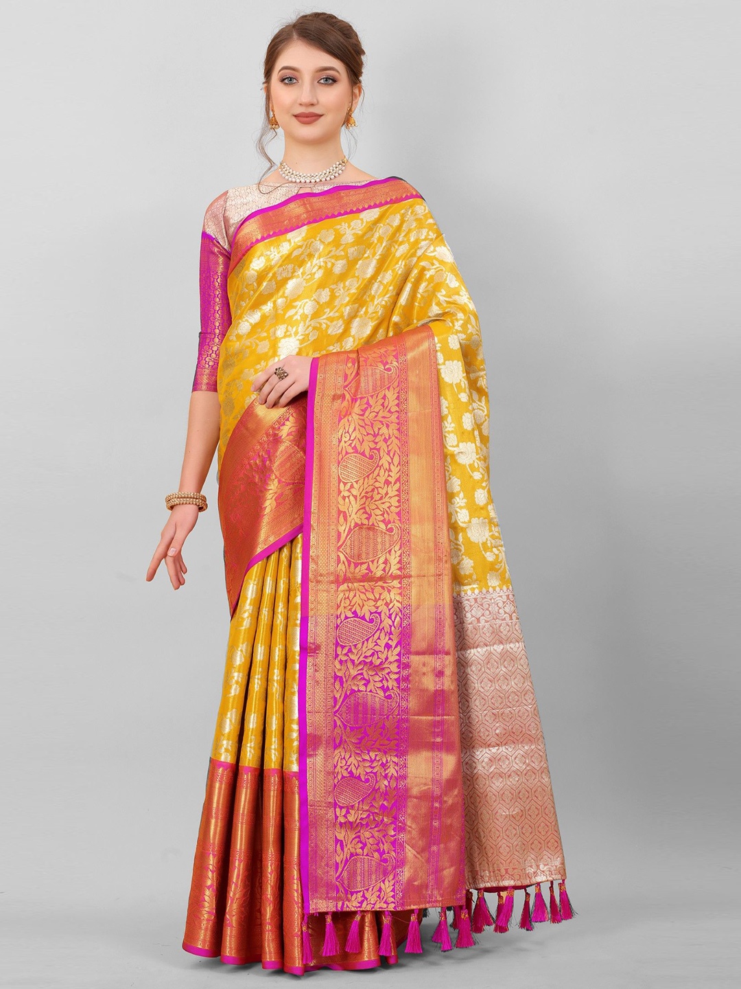 

LeeliPeeri Designer Woven Design Zari Kanjeevaram Saree, Yellow