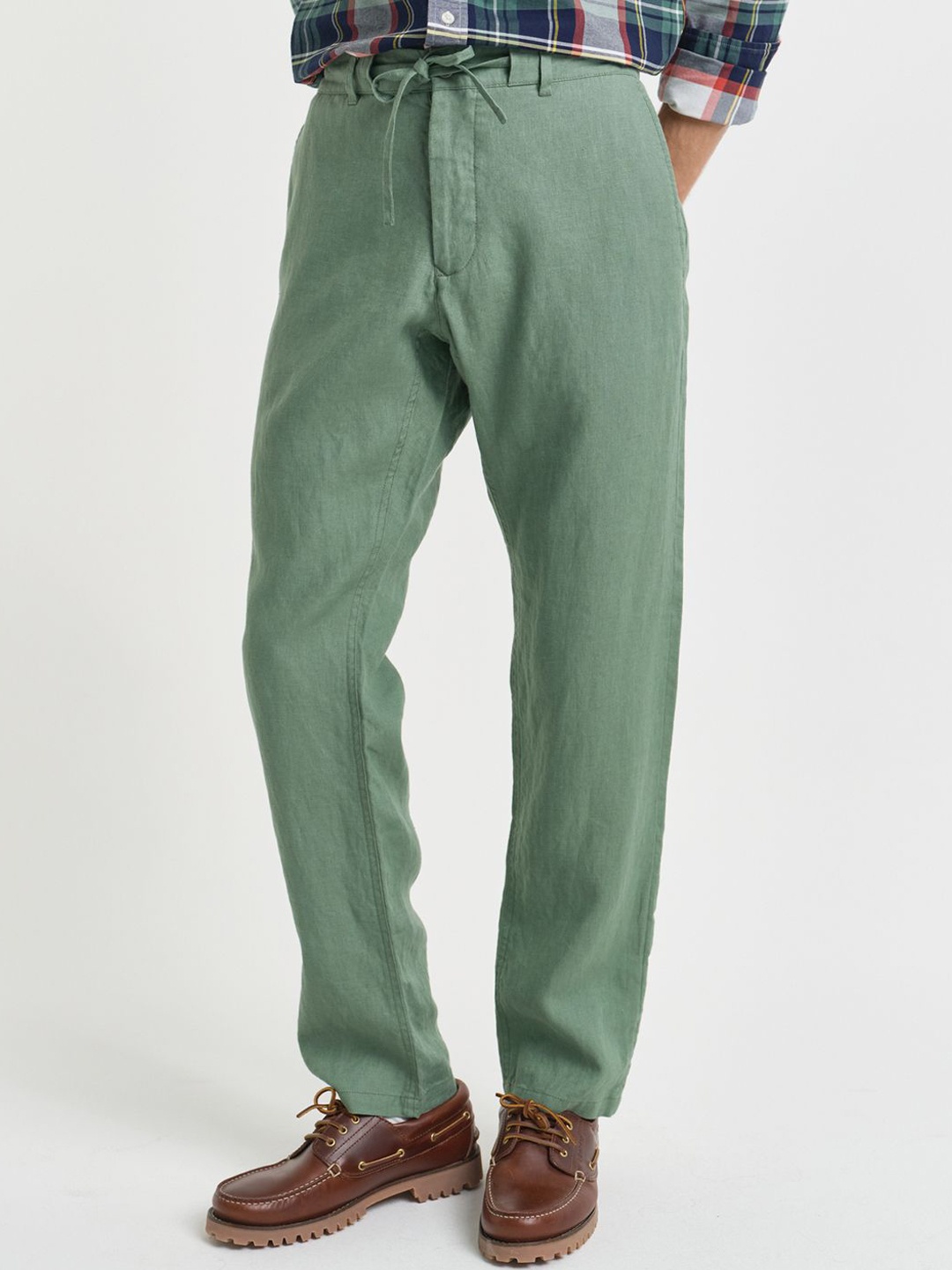 

GANT Men Relaxed Fit Linen Drawstring Mid Rise Trousers, Green