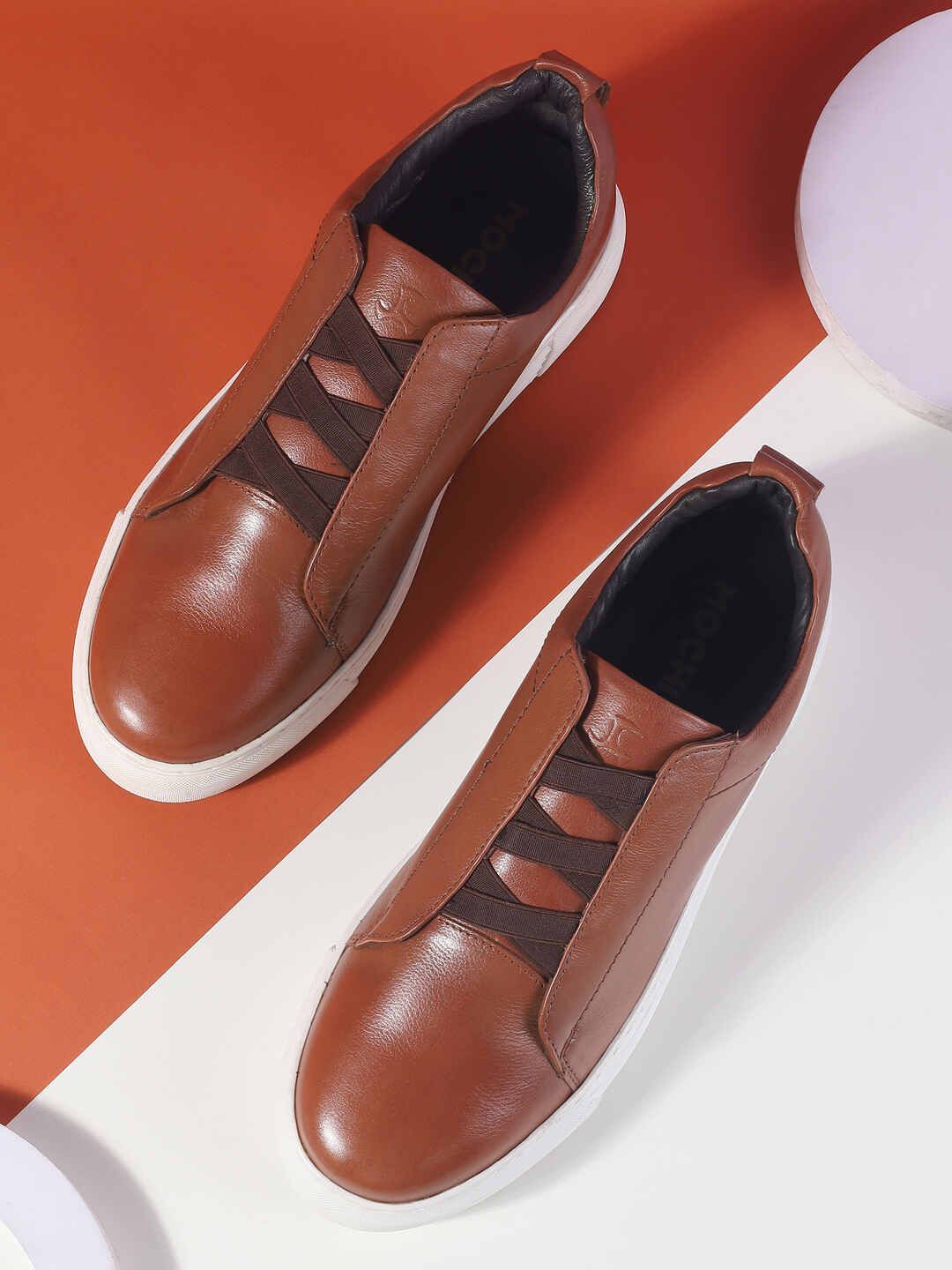 

Mochi Men Textured Sneakers, Brown