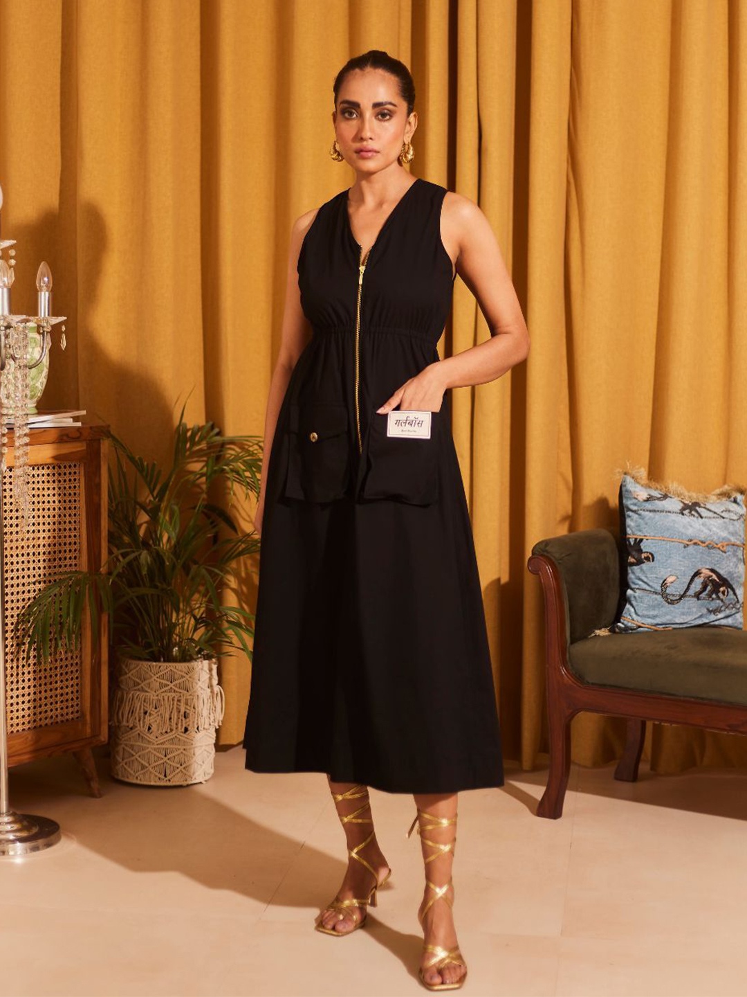 

Urban Suburban Women V-Neck Zipper Detailed Cotton A-Line Midi Dress, Black