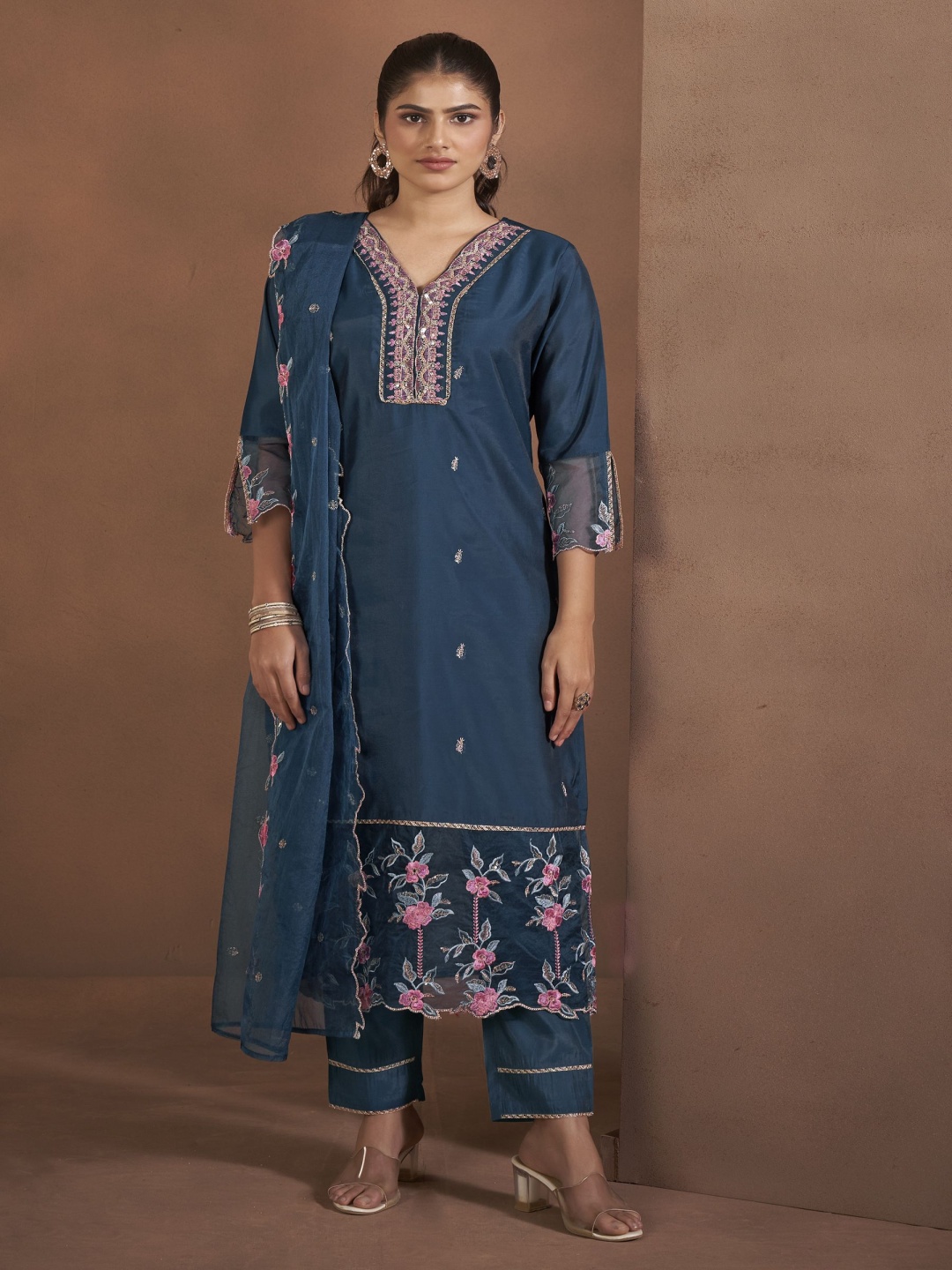 

Anouk Teal Blue Floral Embroidered V-Neck Straight Kurta With Trousers & Dupatta