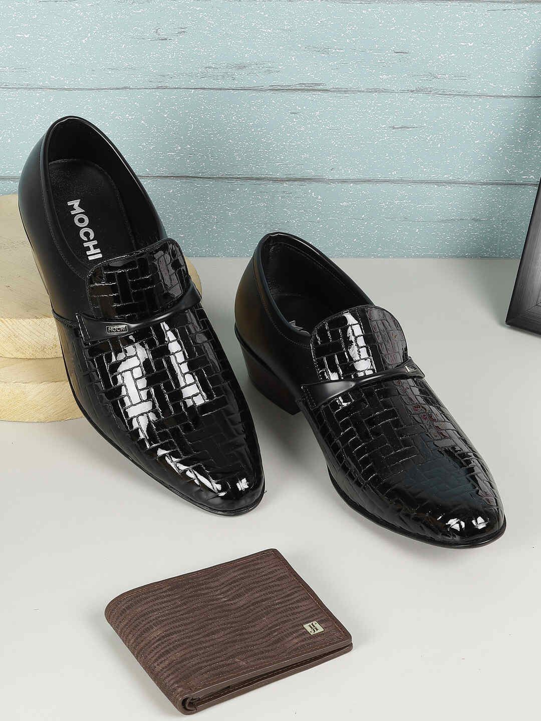 

Mochi Men Textured Leather Formal Loafers Shoes, Black