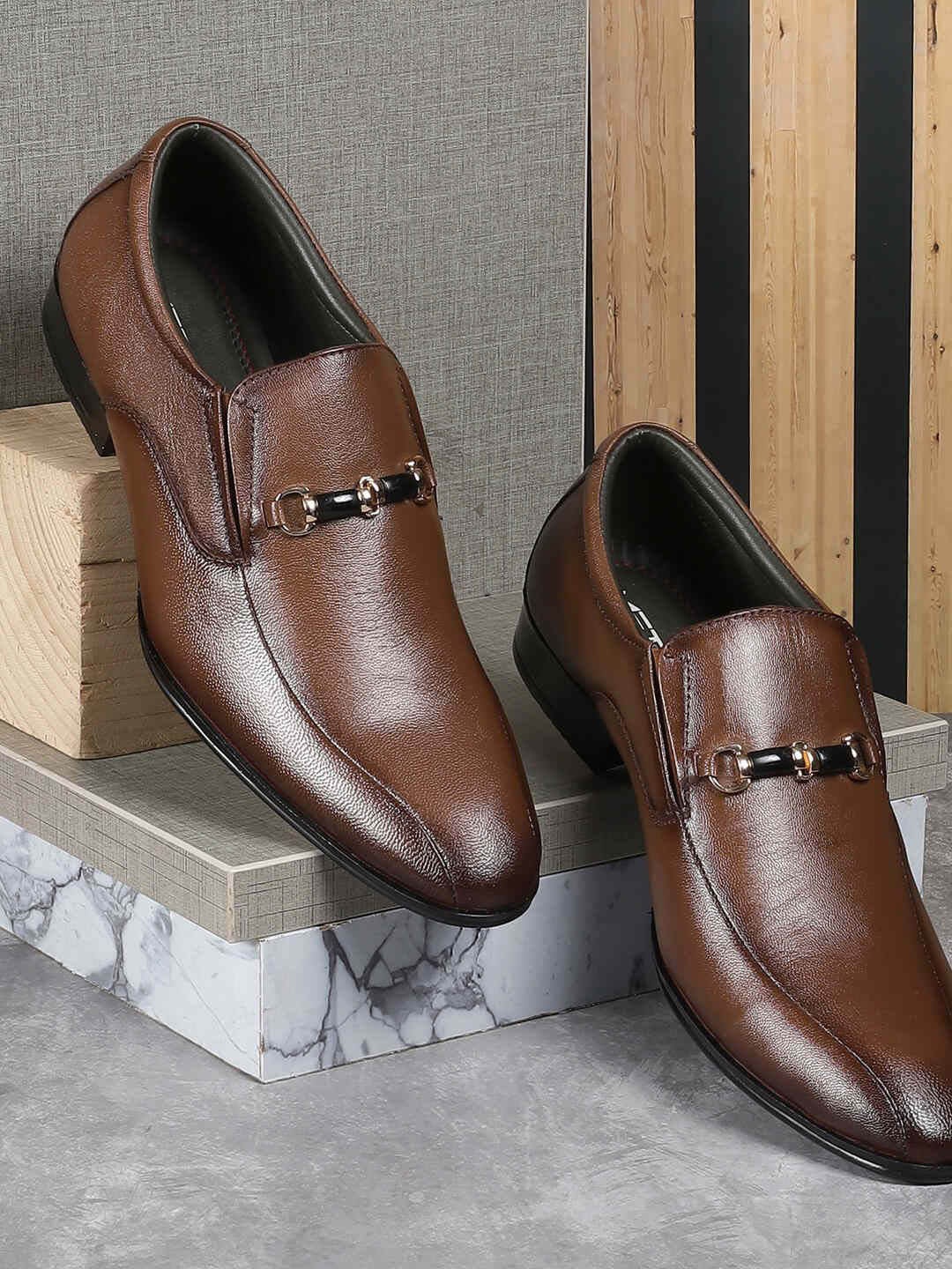 

Metro Men Leather Formal Textured Loafers Shoes, Tan