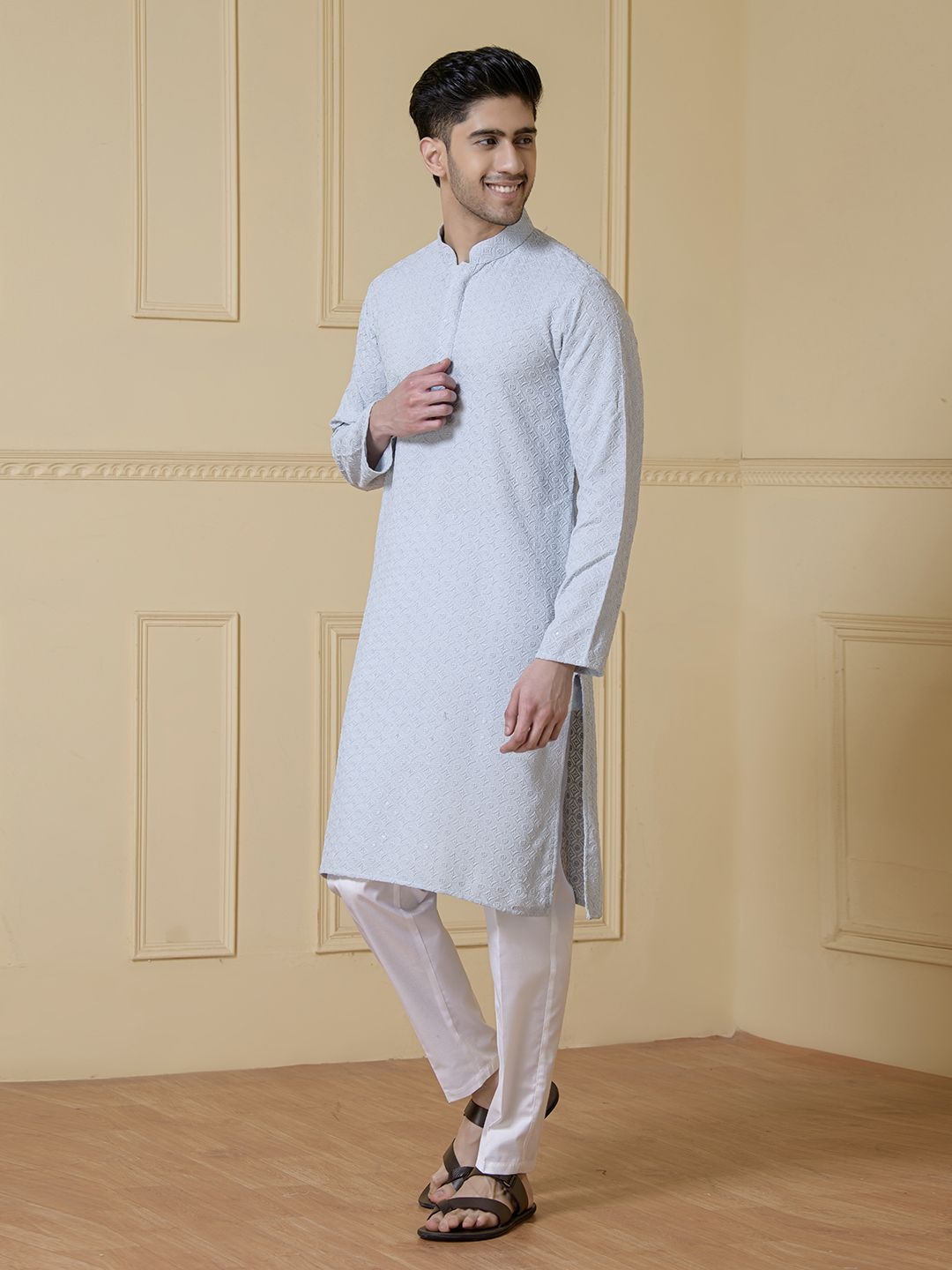 

Satwaa Geometric Embroidered Mandarin Collar Sequinned Straight Kurta, Blue