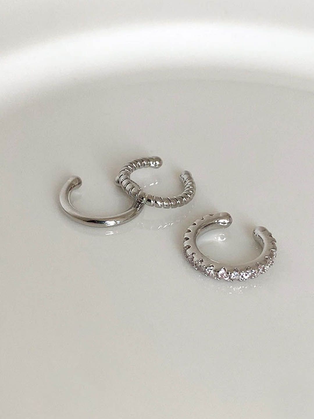 

StyleCast Elegant Silver-Toned Circular Shaped Hoop Earrings