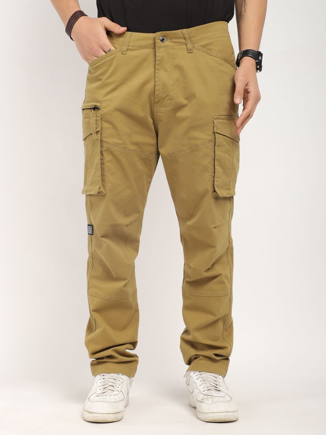 

JIMMY & JORDAN Men Classic Mid-Rise Loose Fit Cargo Trouser, Mustard