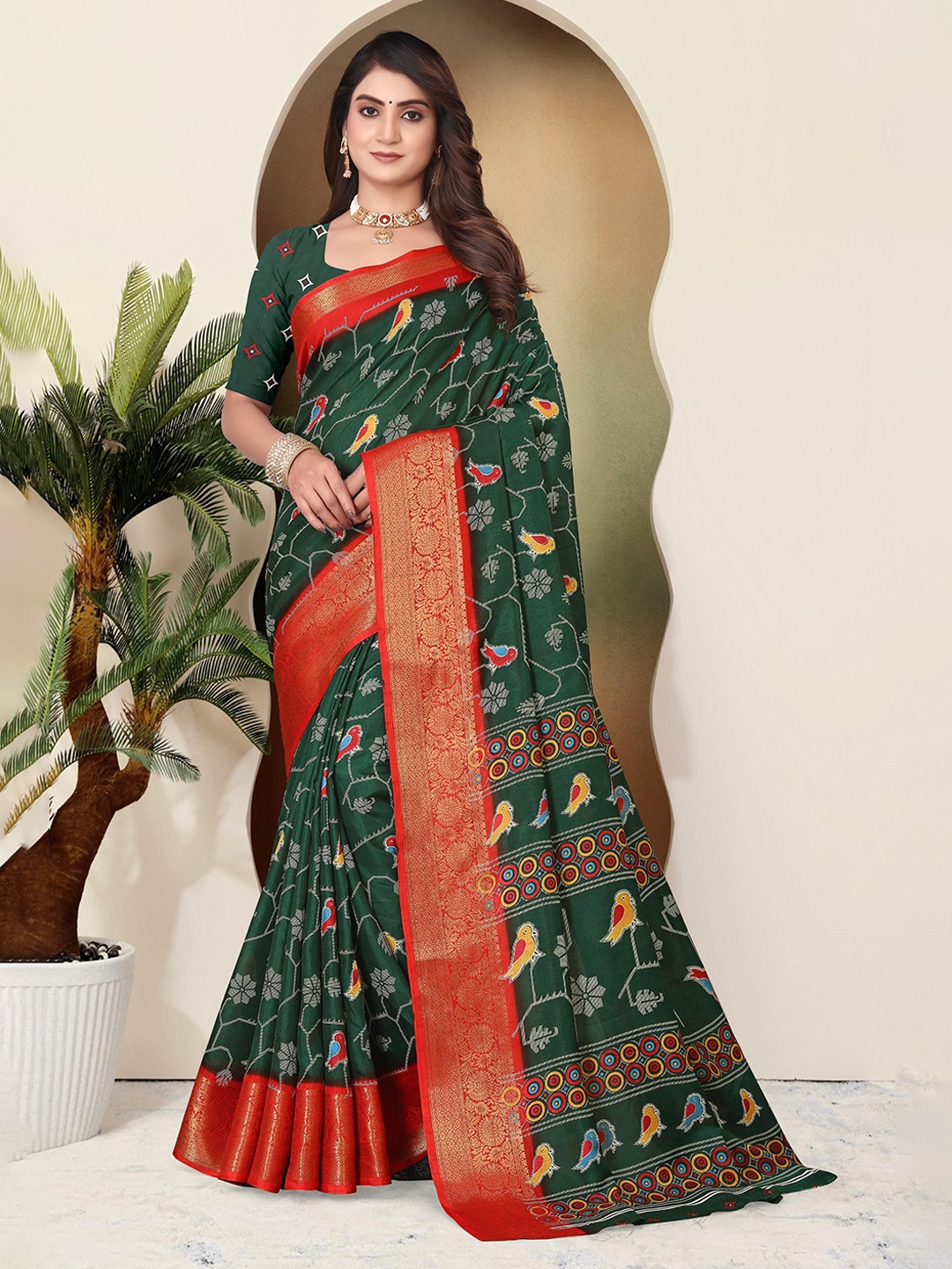 

SUPERLAXMI Ethnic Motifs Zari Silk Blend Saree, Green