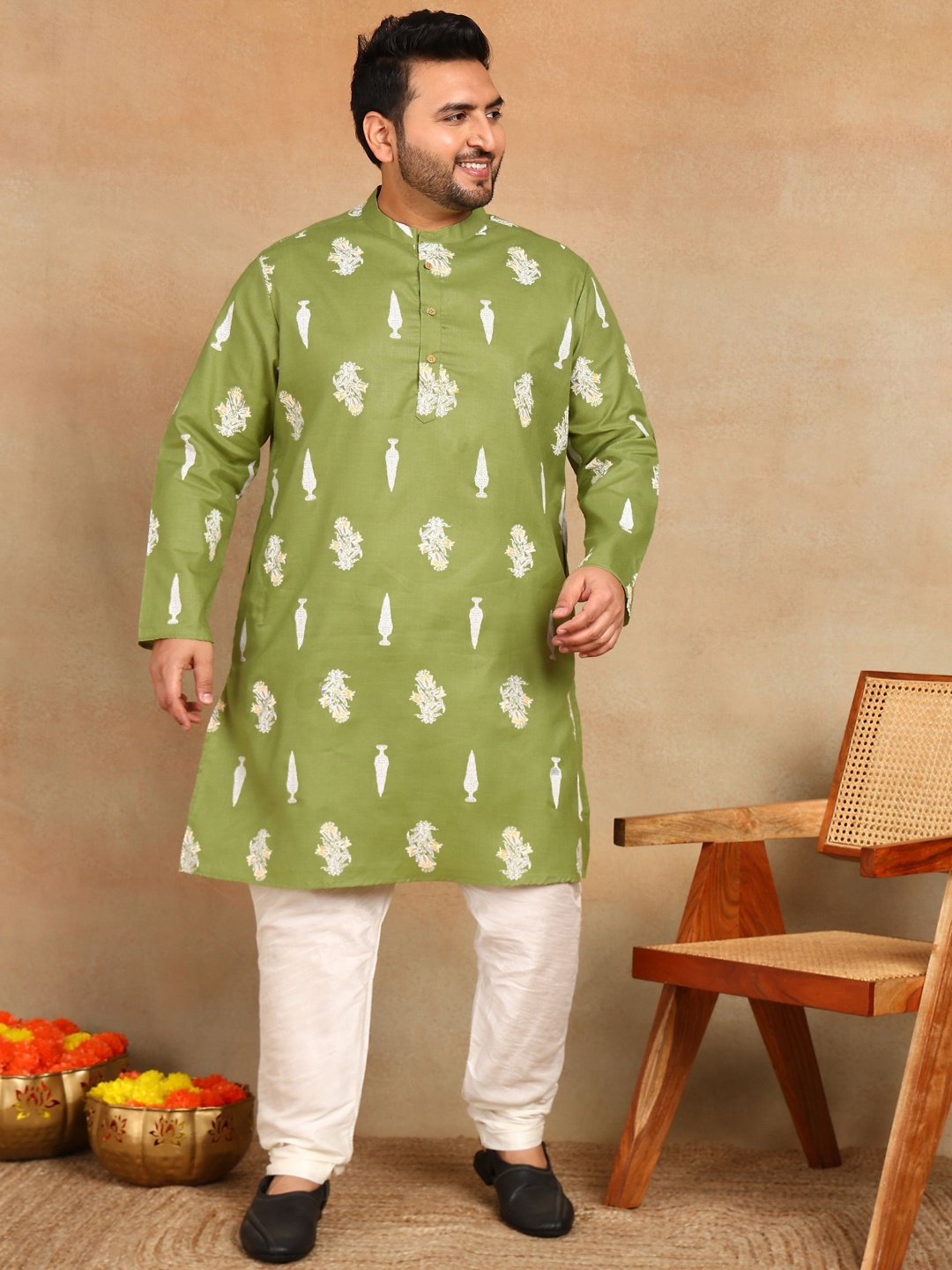 

Sztori Plus Size Floral Printed Mandarin Collar Straight Kurtas, Green