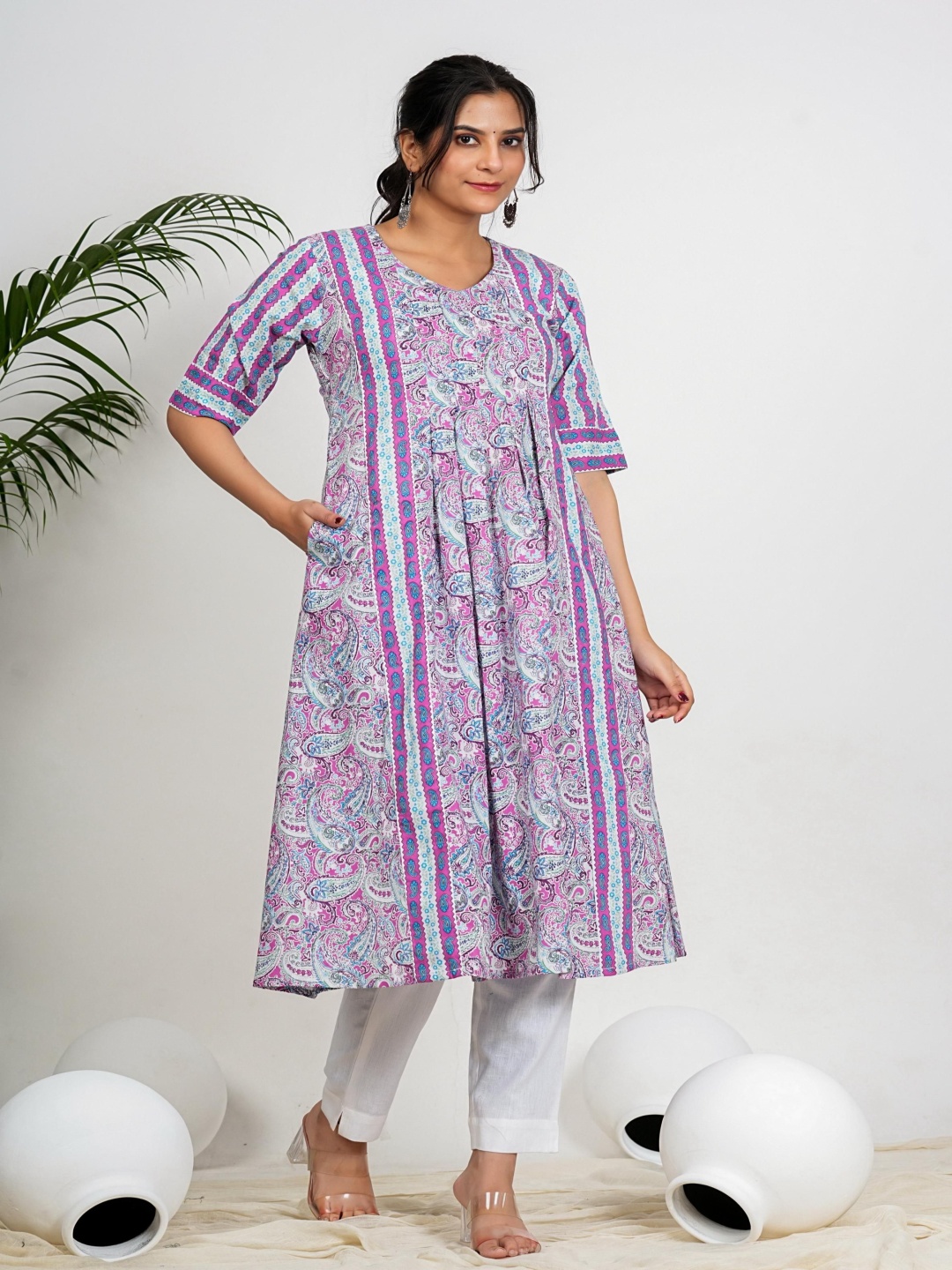 

Vbuyz Paisley Printed Round Neck Anarkali Kurta, Purple