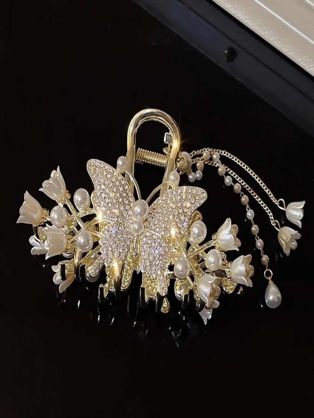 

Trendy Club Women Beaded Claw Clip, Gold