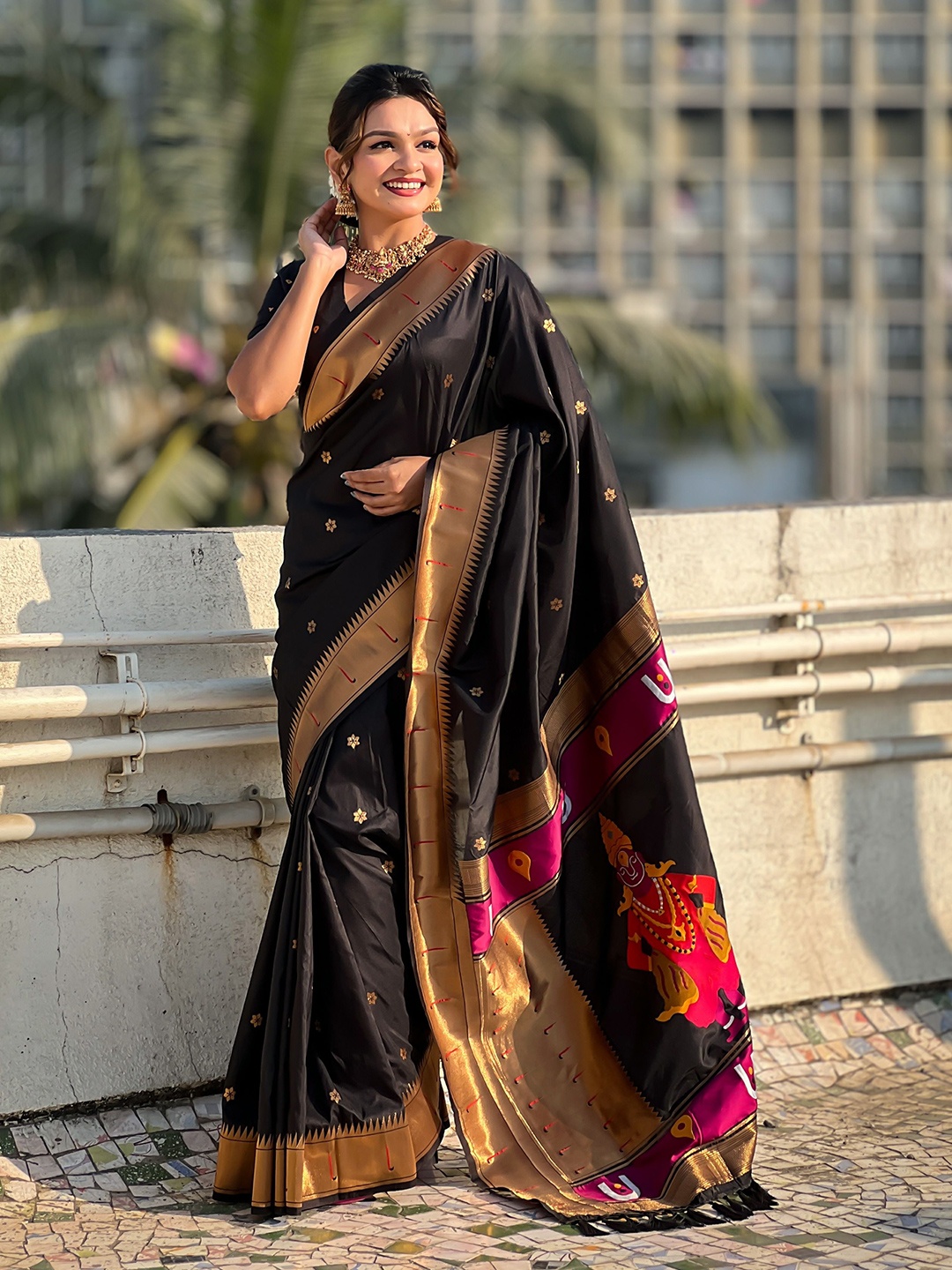 

Vintro Woven Design Zari Pure Silk Paithani Saree, Black