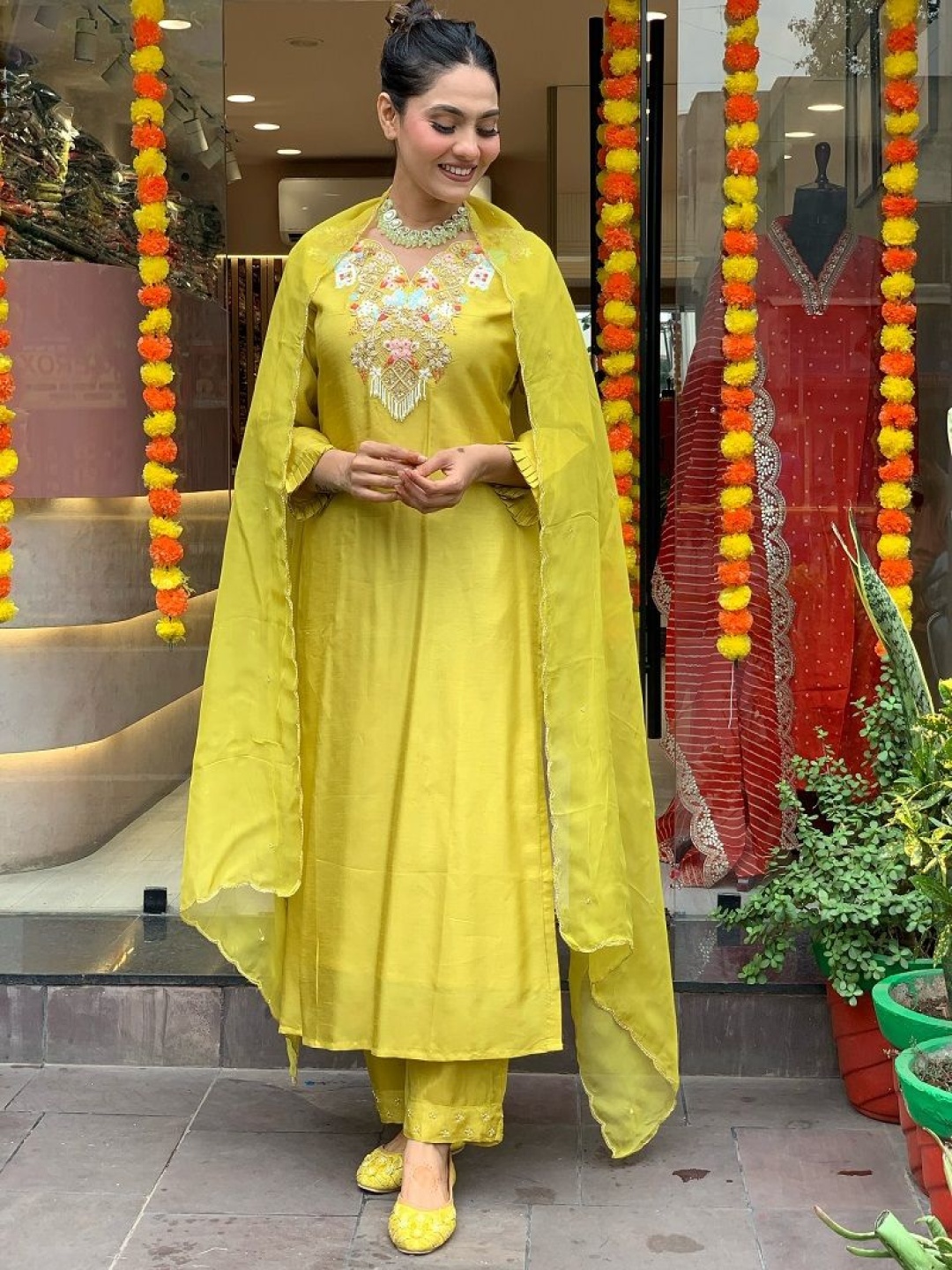 

KAUTIK FABRICS Floral Embroidered Chanderi Silk Panelled Kurta With Trousers & Dupatta, Yellow