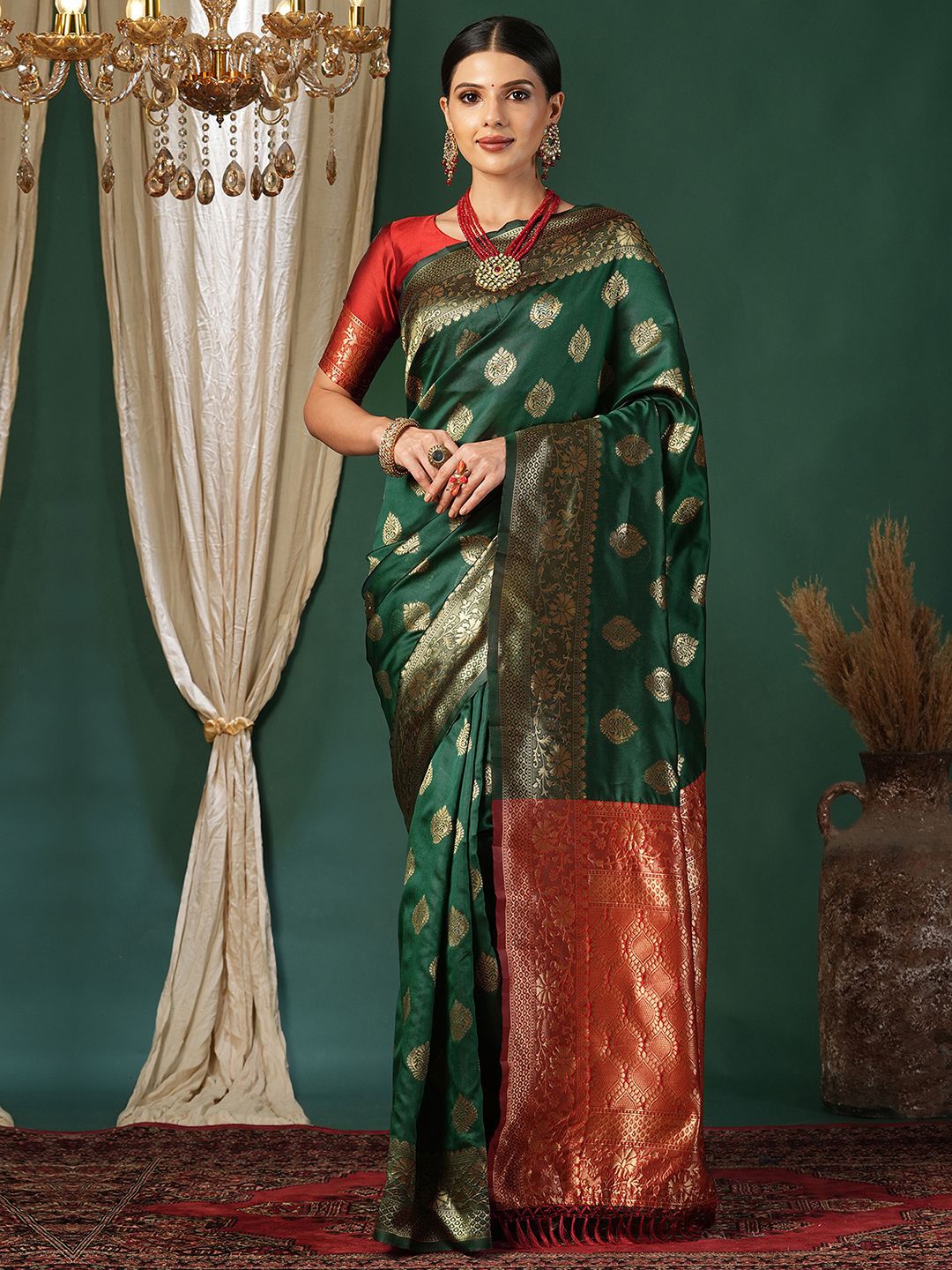 

KALINI Ethnic Motifs Woven Design Zari Banarasi Saree, Green