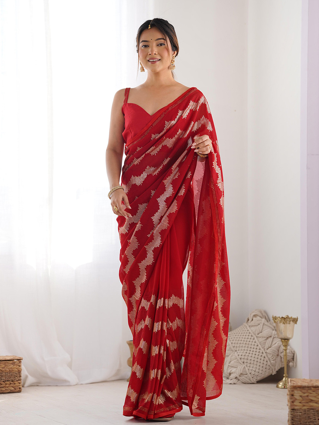 

KSM PRINTS Embellished Sequinned Saree, Red