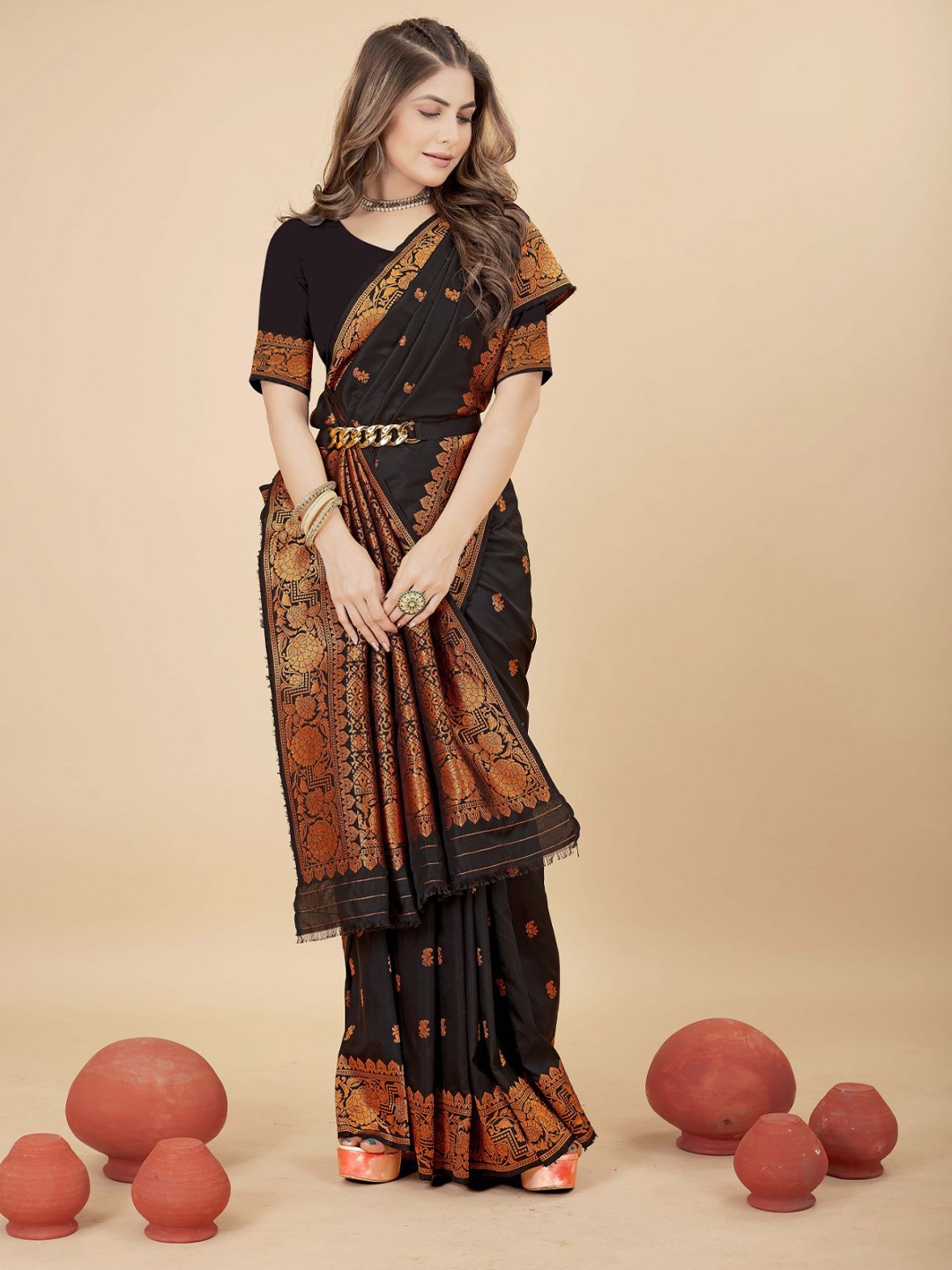 

amirat Woven Design Zari Pure Silk Banarasi Saree, Black