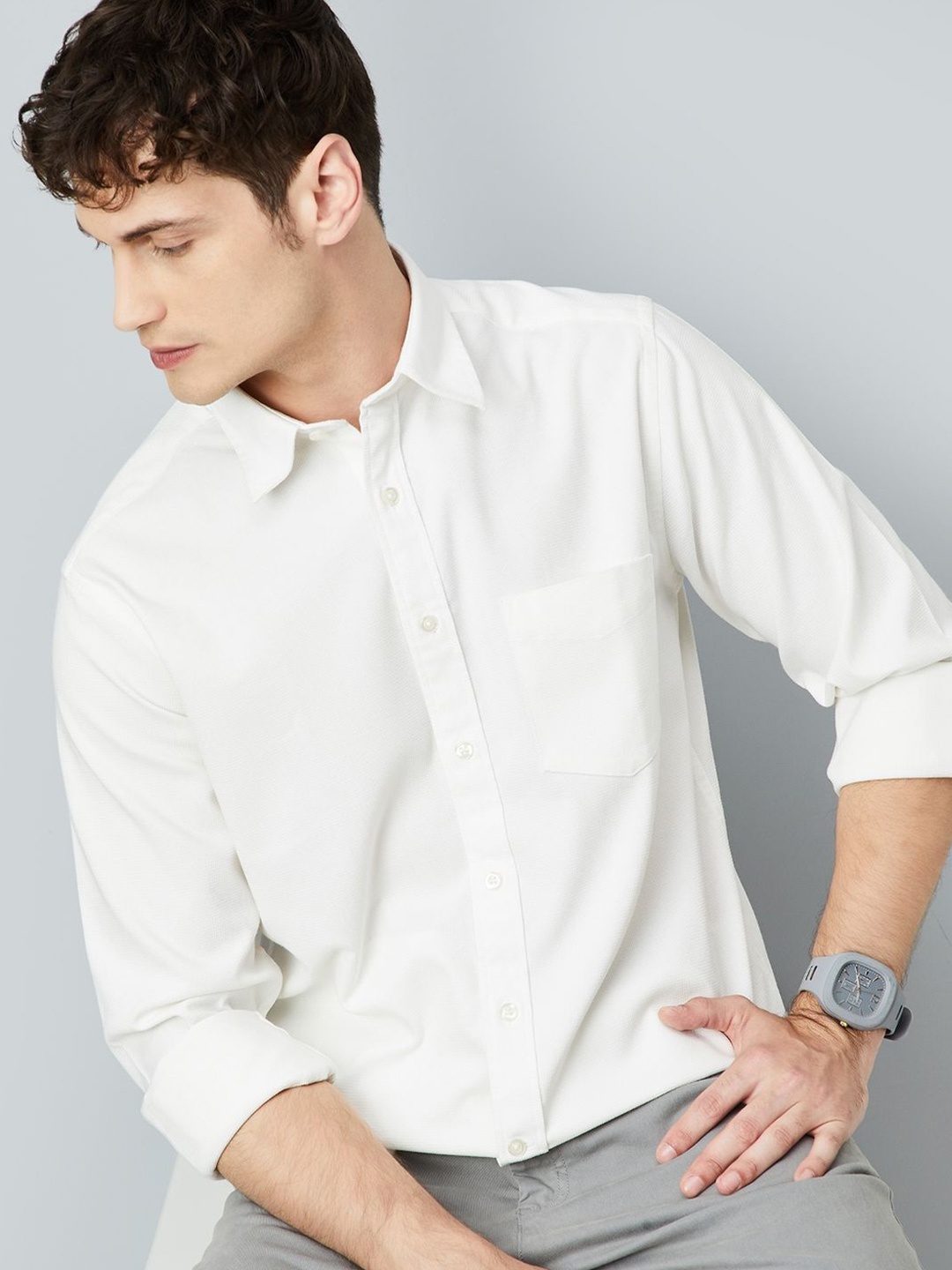 

max Men Spread Collar Solid Cotton Casual Shirt, White