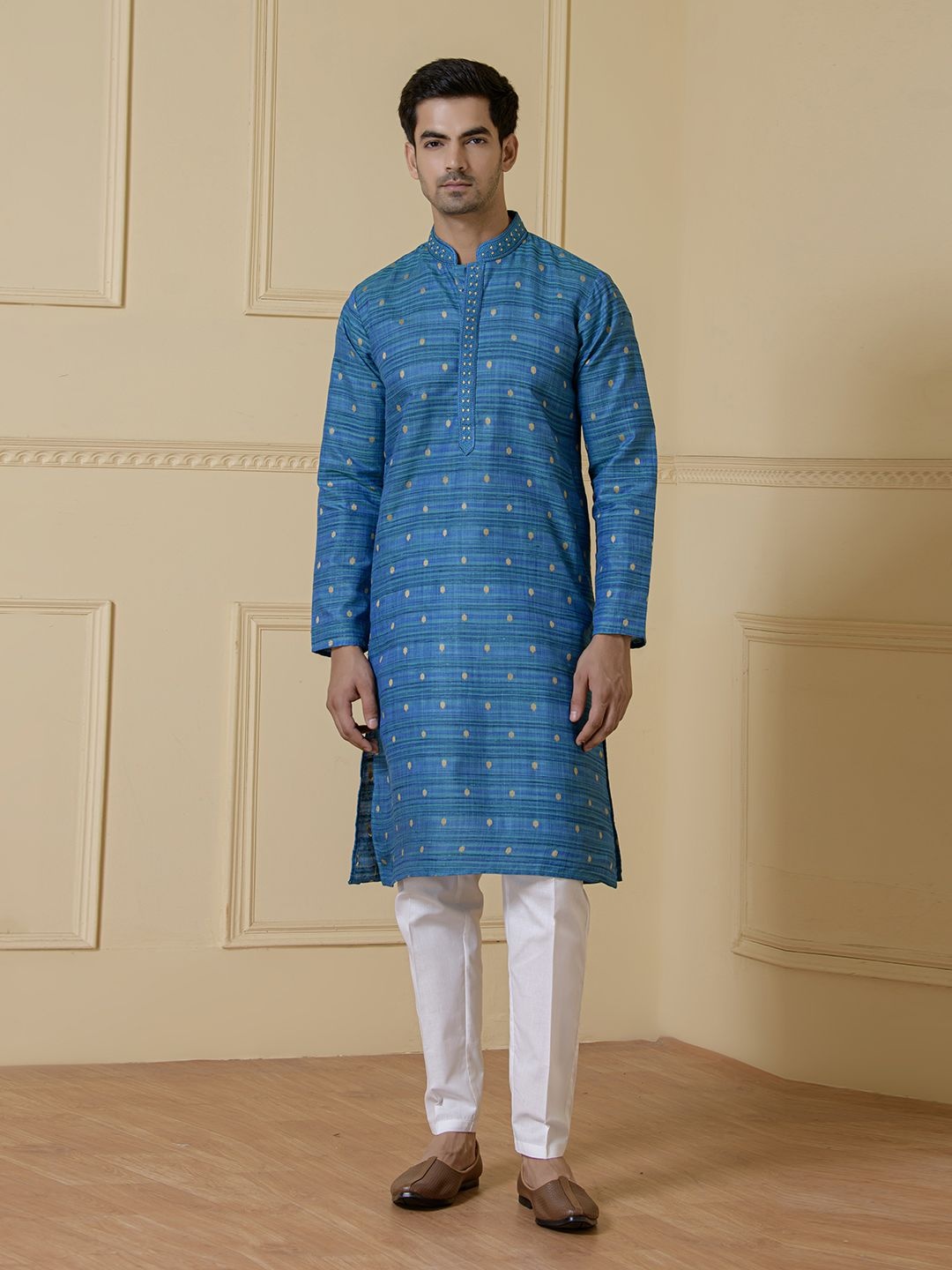 

Satwaa Ethnic Motifs Woven Design Mandarin Collar Raw Silk Straight Kurta, Turquoise blue