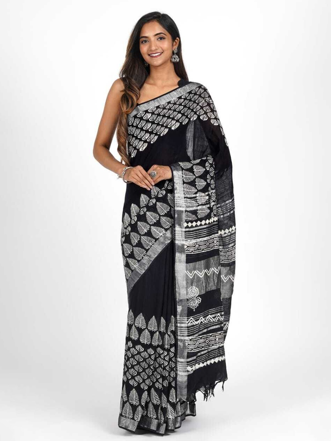 

VIJAYA VALLABH Ethnic Motifs Zari Banarasi Saree, Black