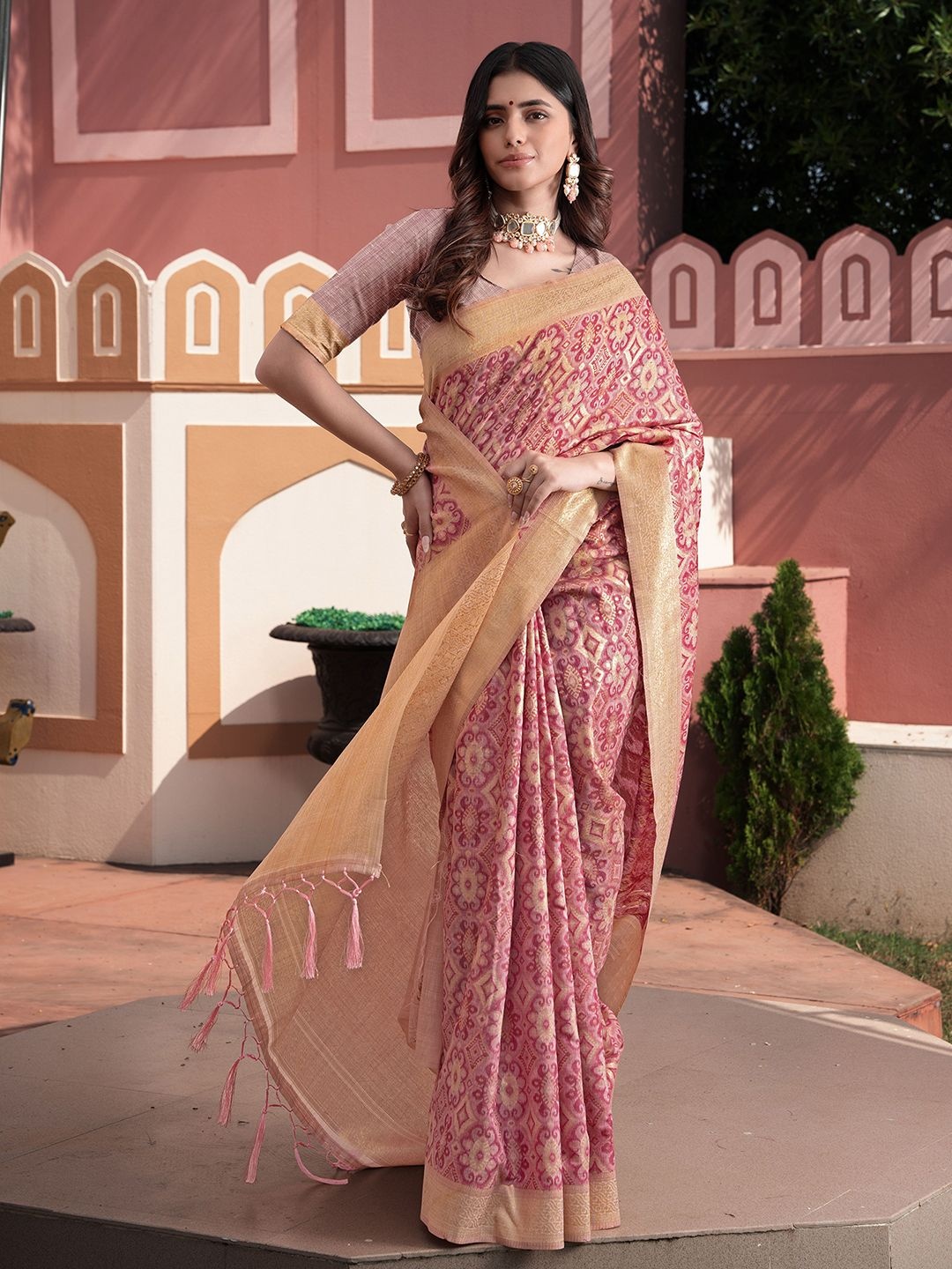 

Satrani Ethnic Motifs Zari Ikat Saree, Pink