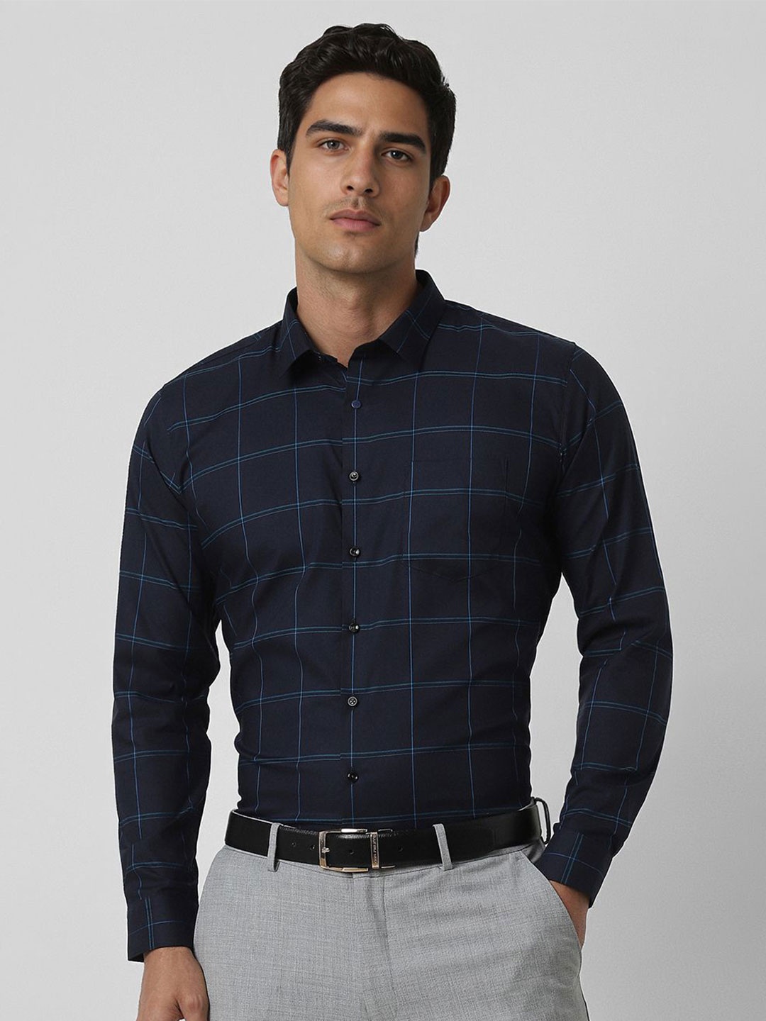 

Van Heusen Men Slim Fit Spread Collar Checked Cotton Casual Shirt, Navy blue