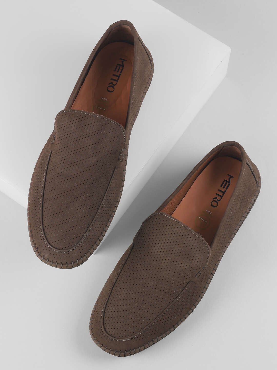 

Metro Men Textured Leather Loafers, Olive