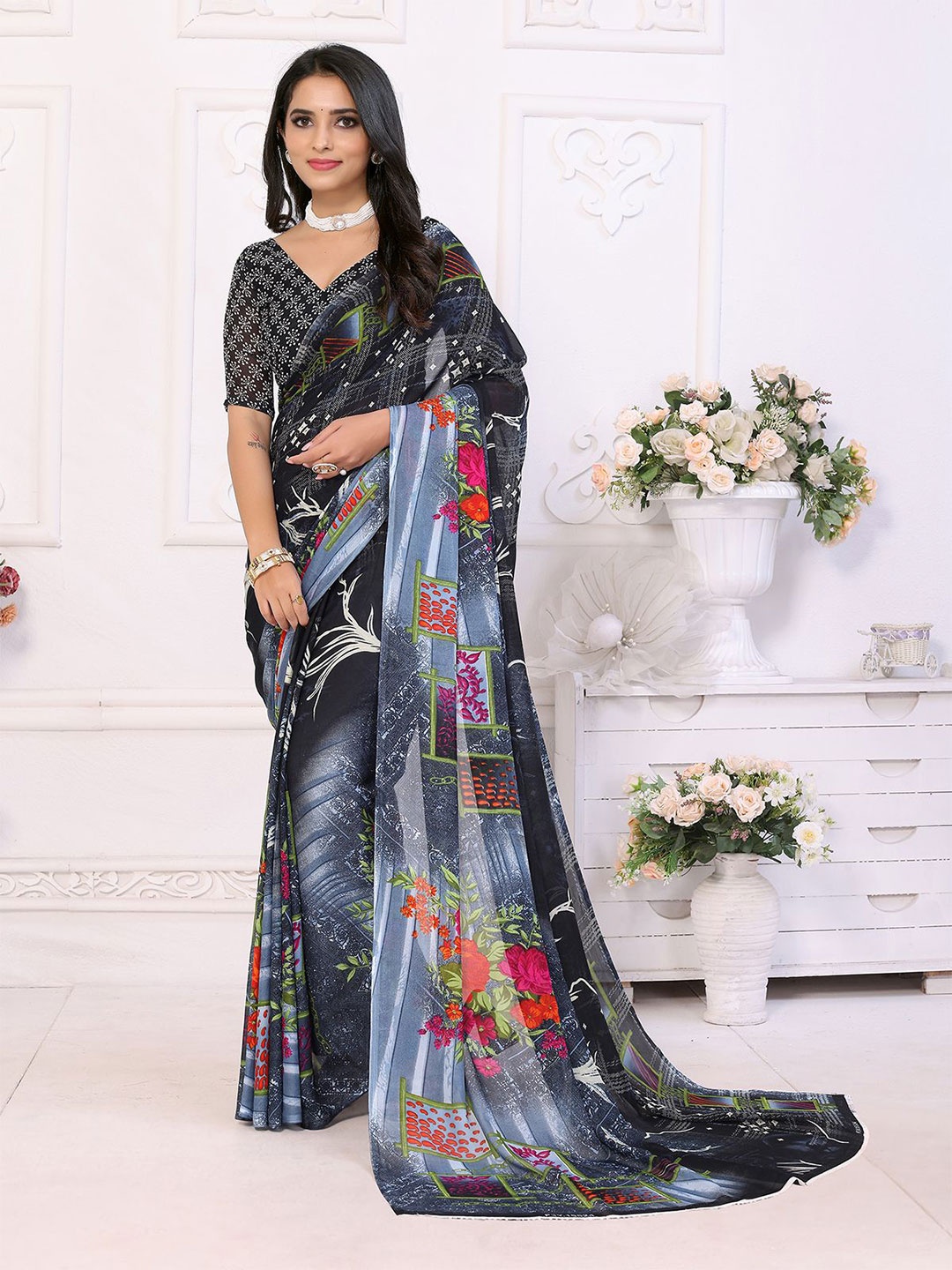 

Moda Rapido Floral Printed Saree, Grey