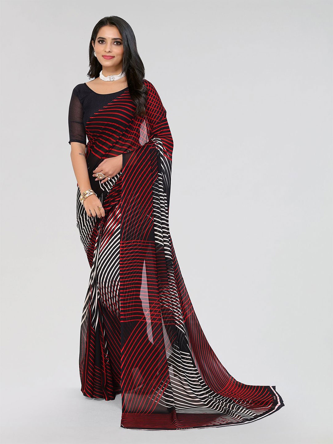 

Moda Rapido Geometric Printed Saree With Unstiched Blouse Piece, Black