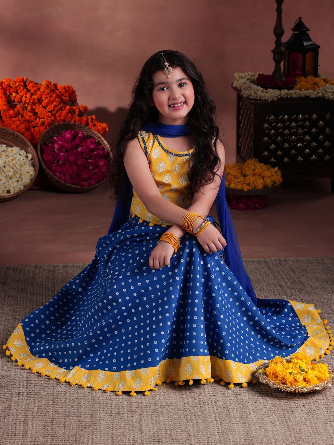 

Libas KIDS Girls Printed Sequinned Ready to Wear Lehenga & Blouse With Dupatta, Yellow