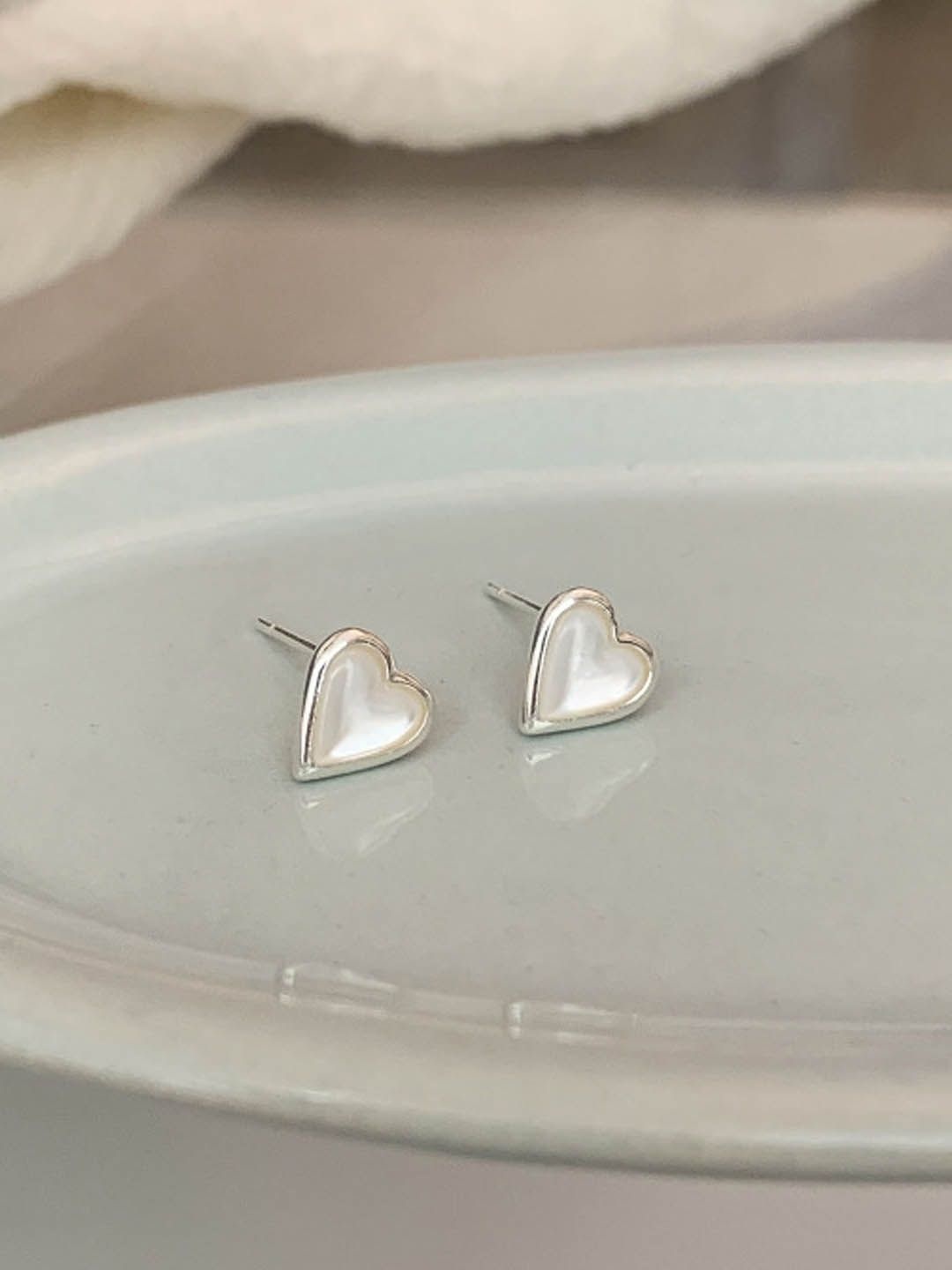 

StyleCast Elegant Silver-Plated Artificial Stones Studded Heart Shaped Studs