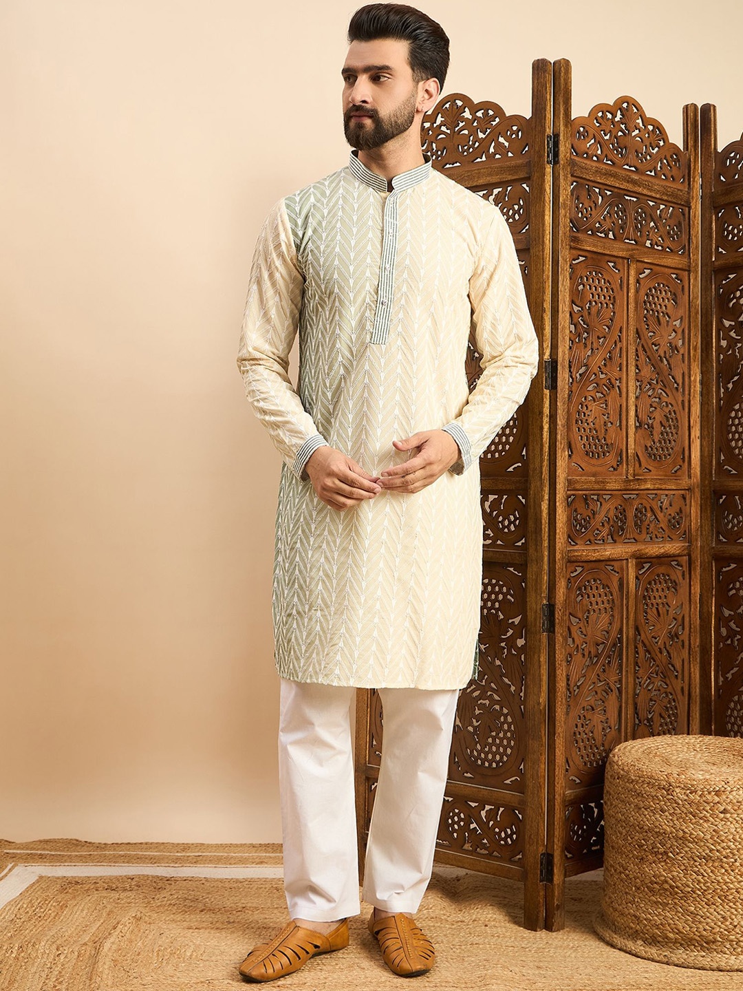 

SWAGG INDIA Chevron Embroidered Mandarin Collar Thread Work Straight Kurta, Cream