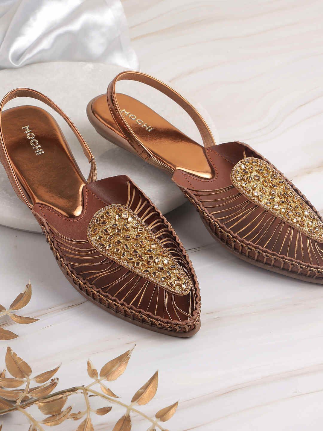 

Mochi Women Ethnic Embellished Mojaris Flats, Gold