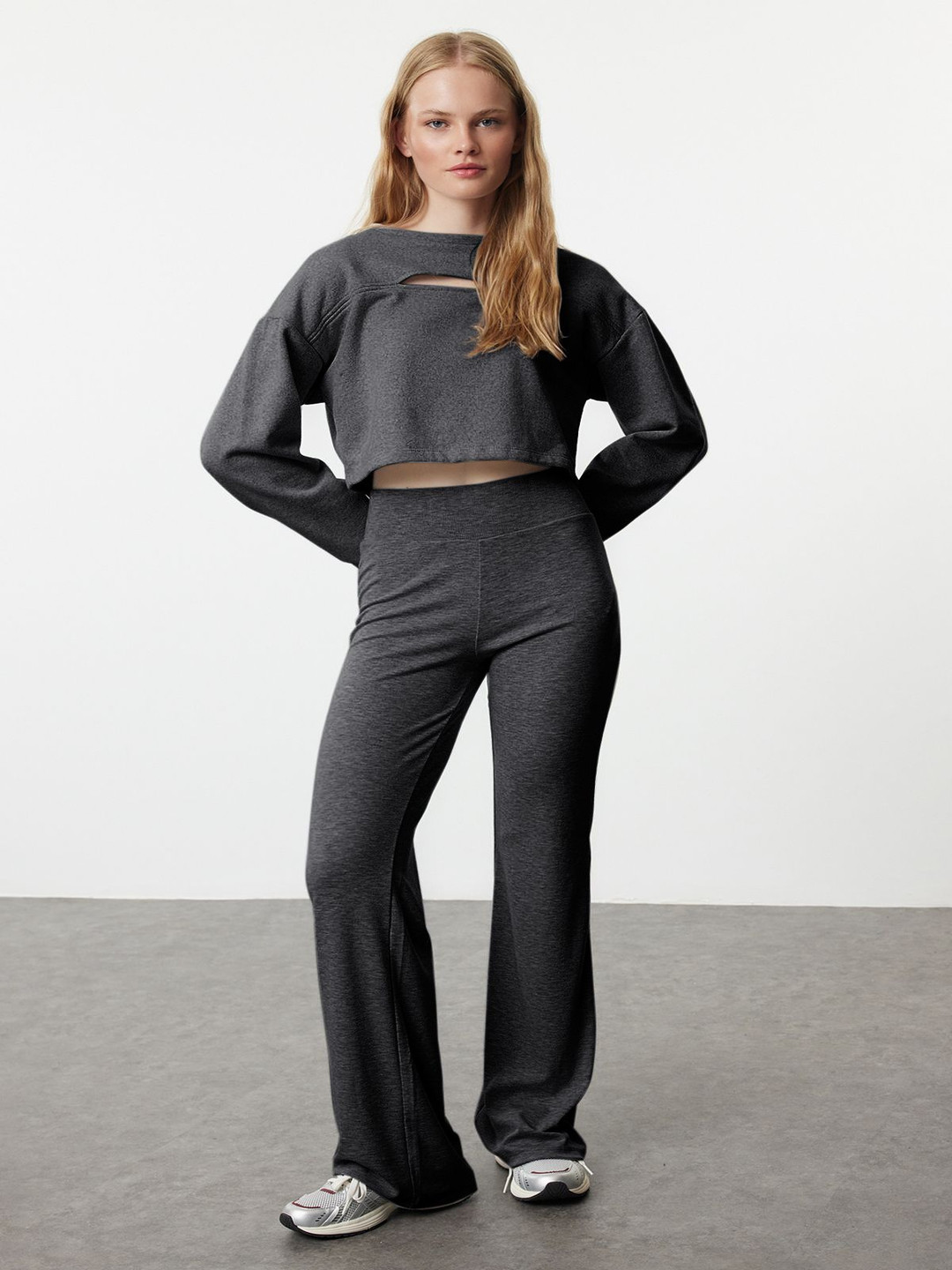 

Trendyol Women Regular Fit Wide Leg Trousers, Black