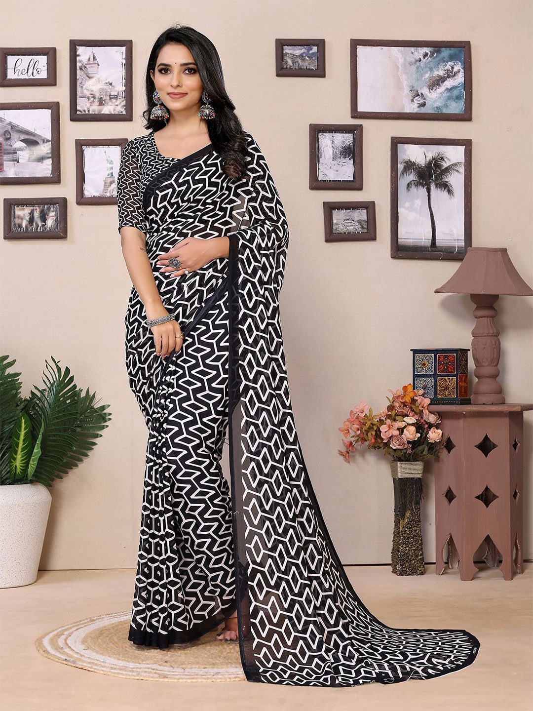 

Moda Rapido Geometric Printed Saree, Black