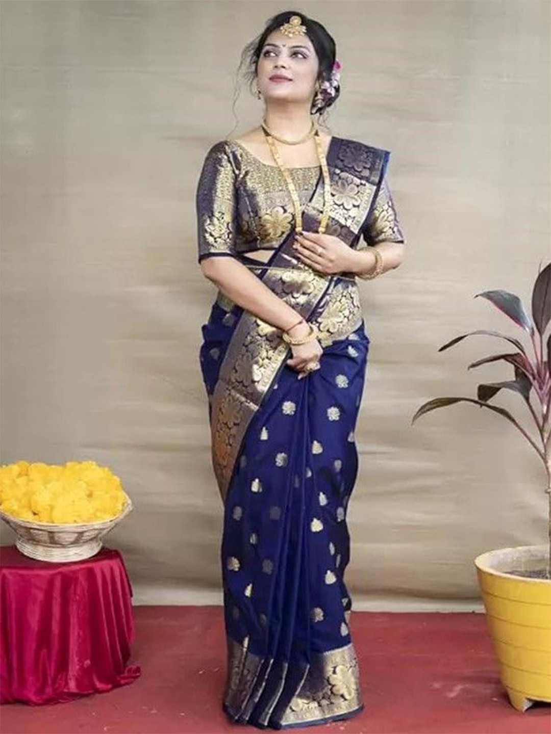 

F FASHION Woven Design Zari Banarasi Saree, Navy blue