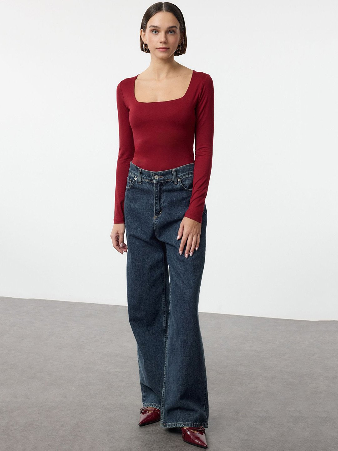 

Trendyol Square Neck Long Sleeves Bodysuit, Maroon