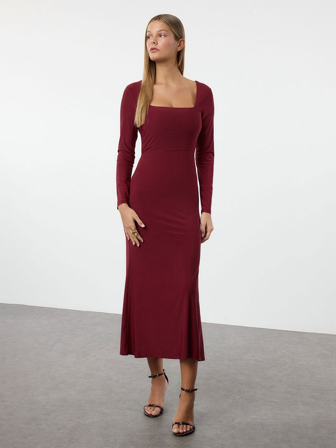 

Trendyol Women Bodycon Midi Dress, Maroon