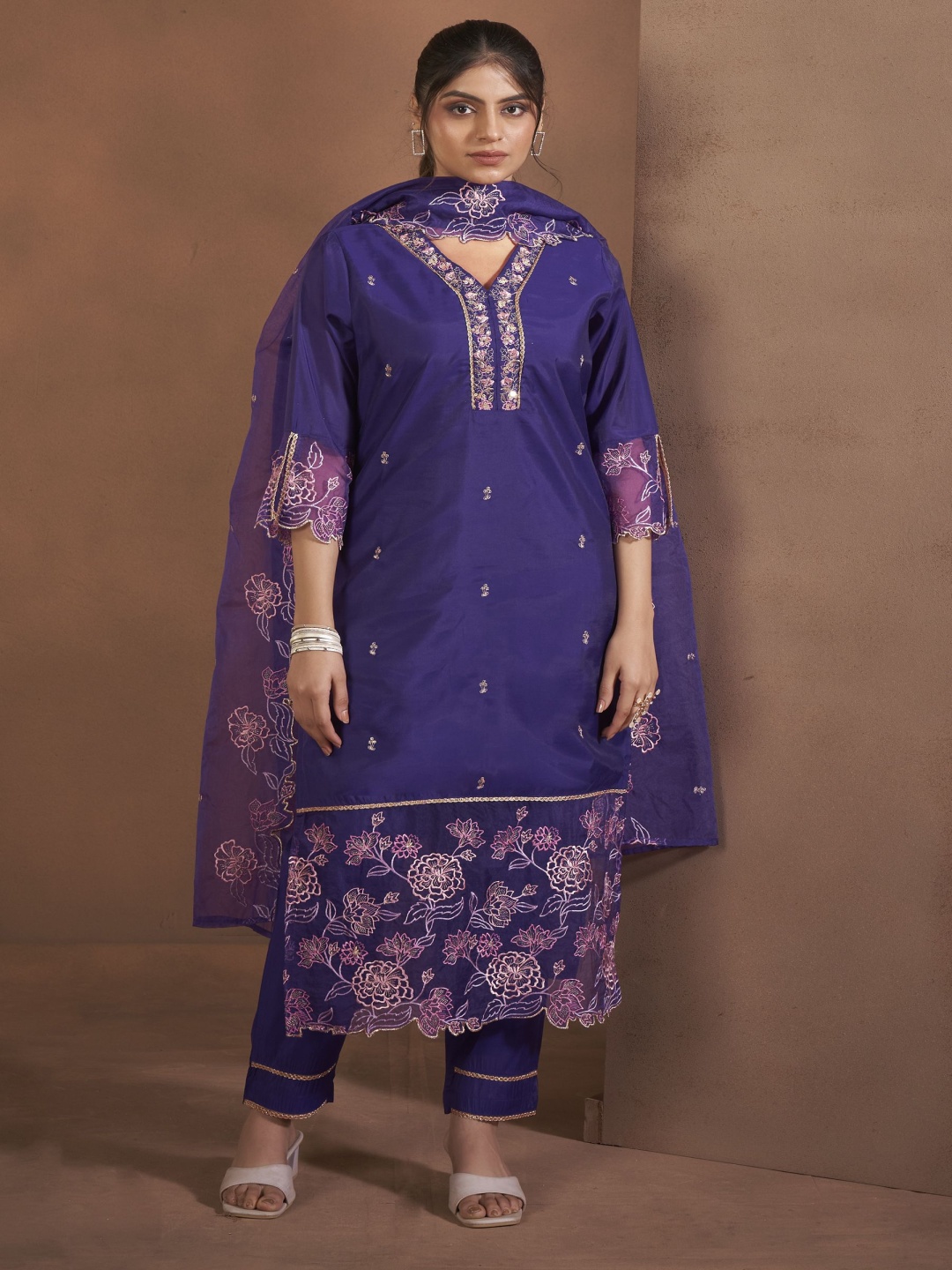 

Anouk Floral Embroidered Thread Work V-Neck Straight Kurta with Trousers And Dupatta, Purple