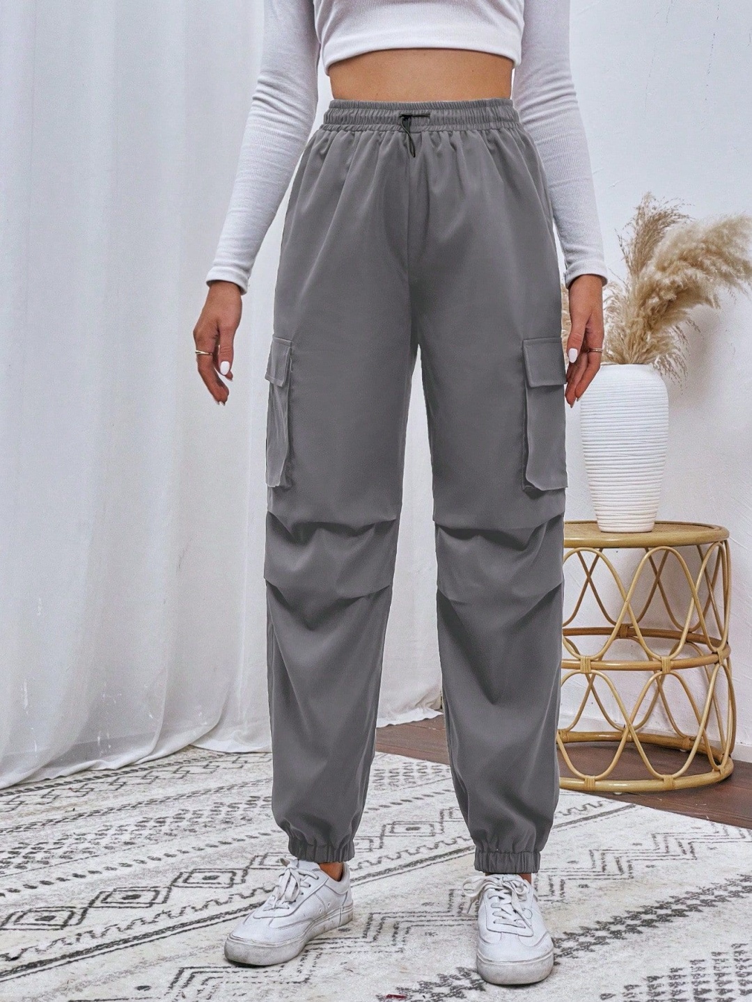 

SHINE N SHOW Women Relaxed Cargos Trousers, Silver