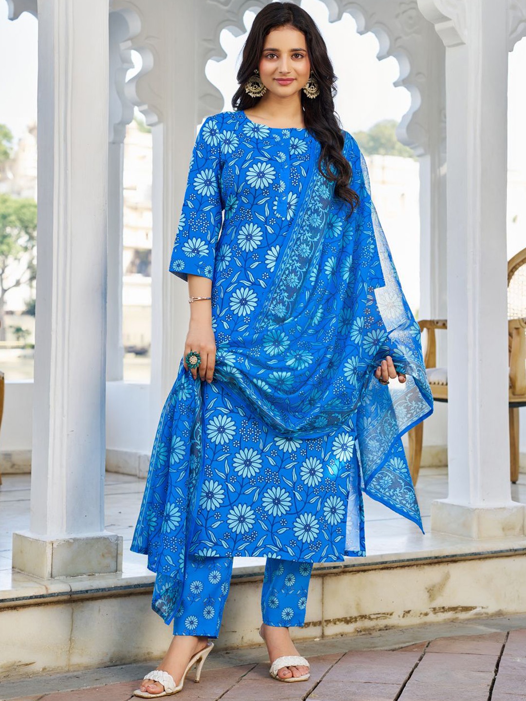 

Moda Rapido Floral Printed Round Neck Straight Kurta With Trouser And Dupatta, Blue