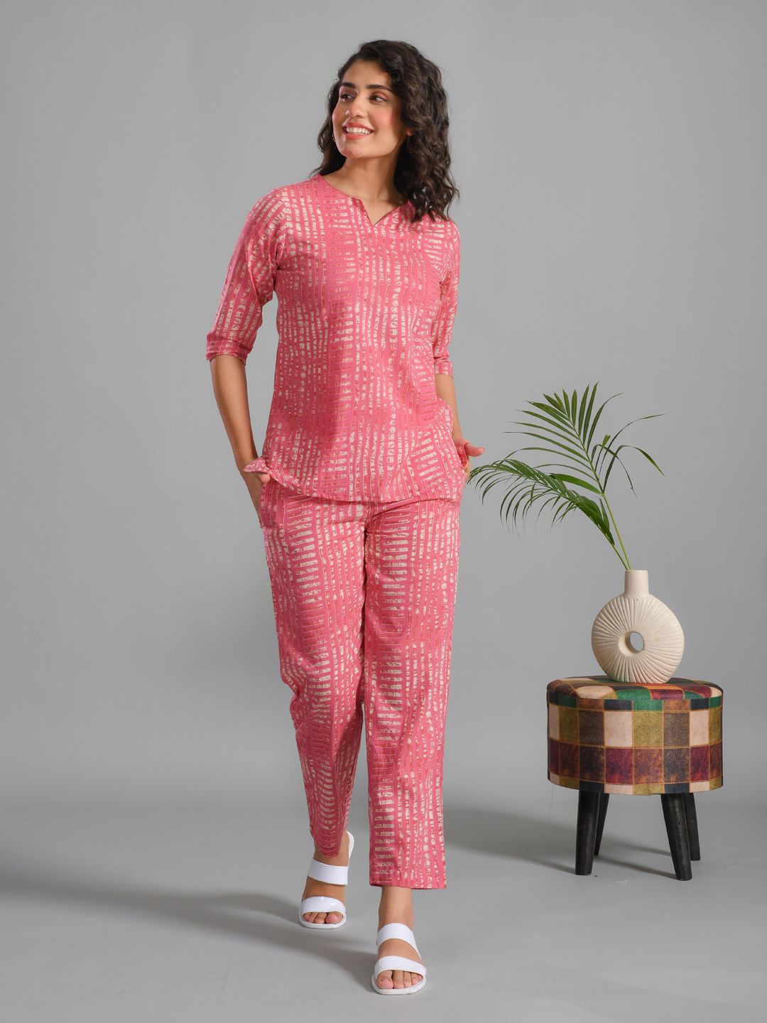 

SANSKRUTIHOMES Printed Pure Cotton Sweetheart Nek Top & Flared Trouser Co-Ords, Pink