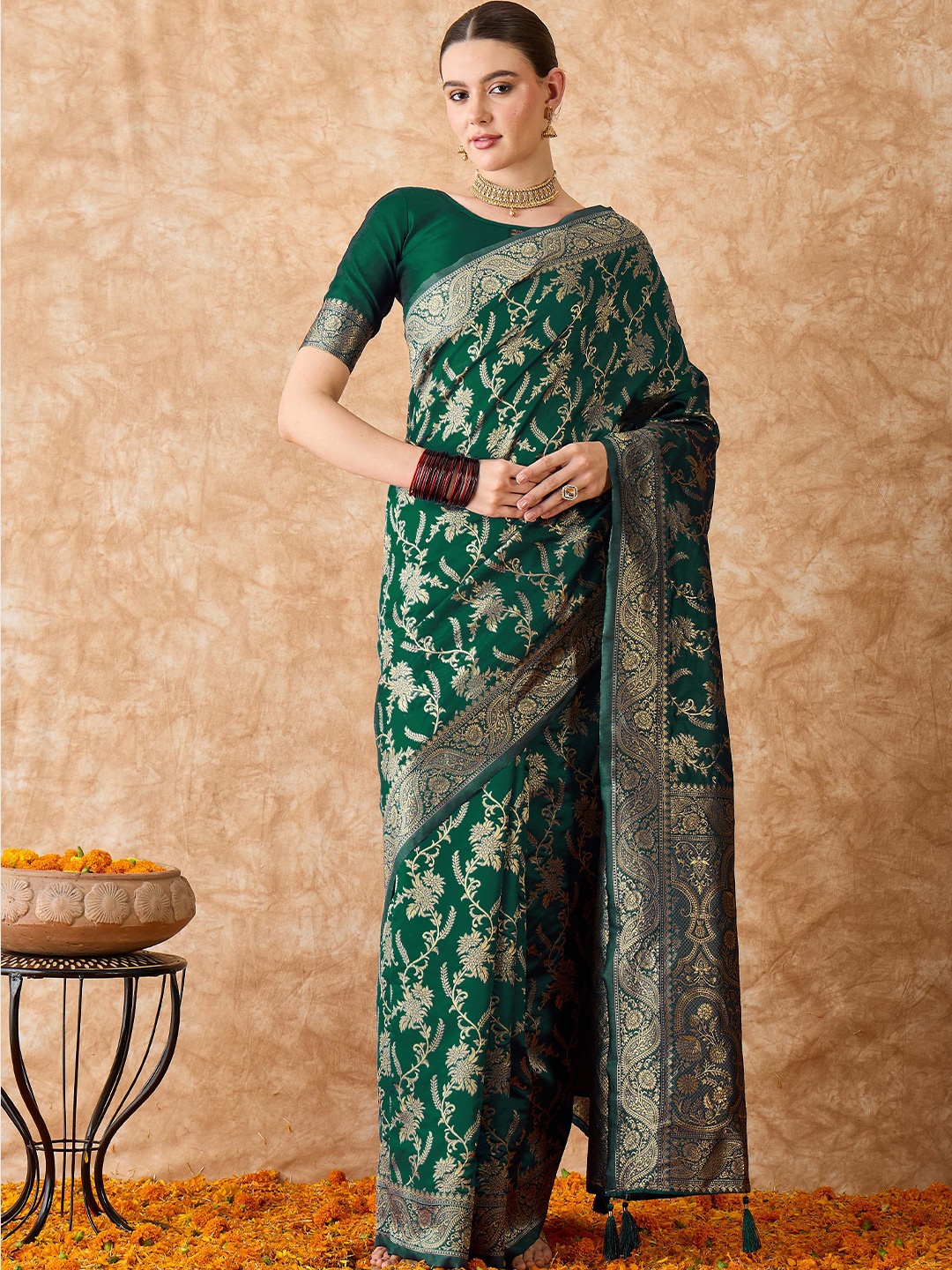 

Maroosh Ethnic Motifs Zari Silk Blend Banarasi Saree, Green