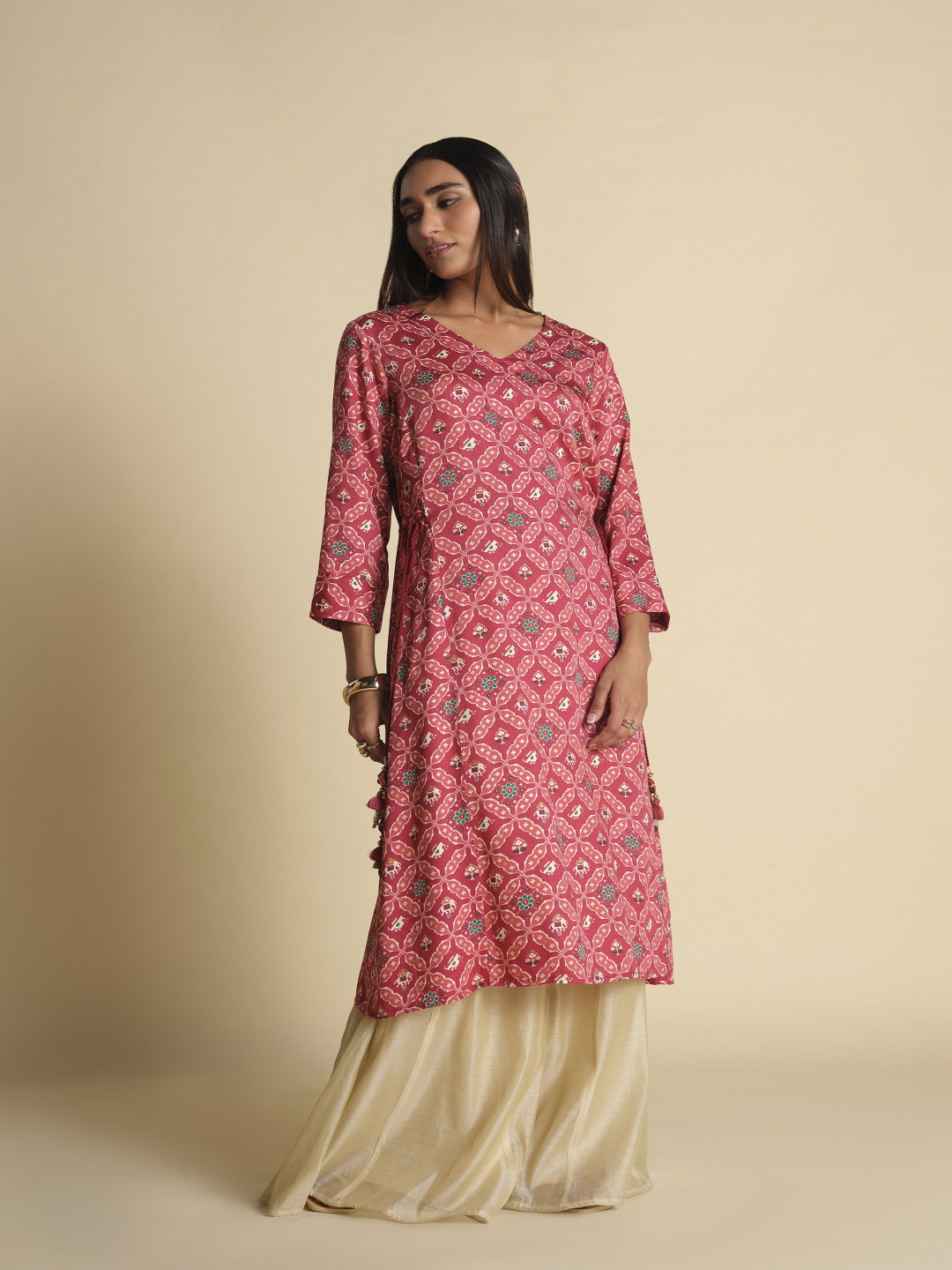 

Global Desi Ethnic Motifs Printed V-Neck A-Line Kurta, Red