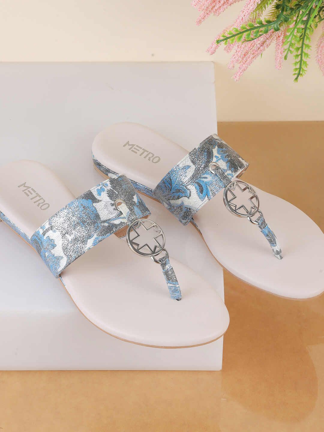 

Metro Women Printed Platform Mules, Grey