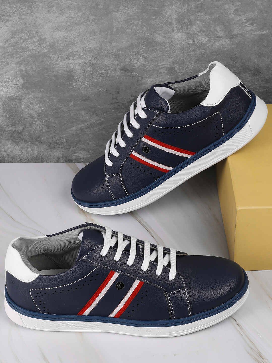 

Mochi Men Colourblocked Lace-Ups Leather Sneakers, Blue